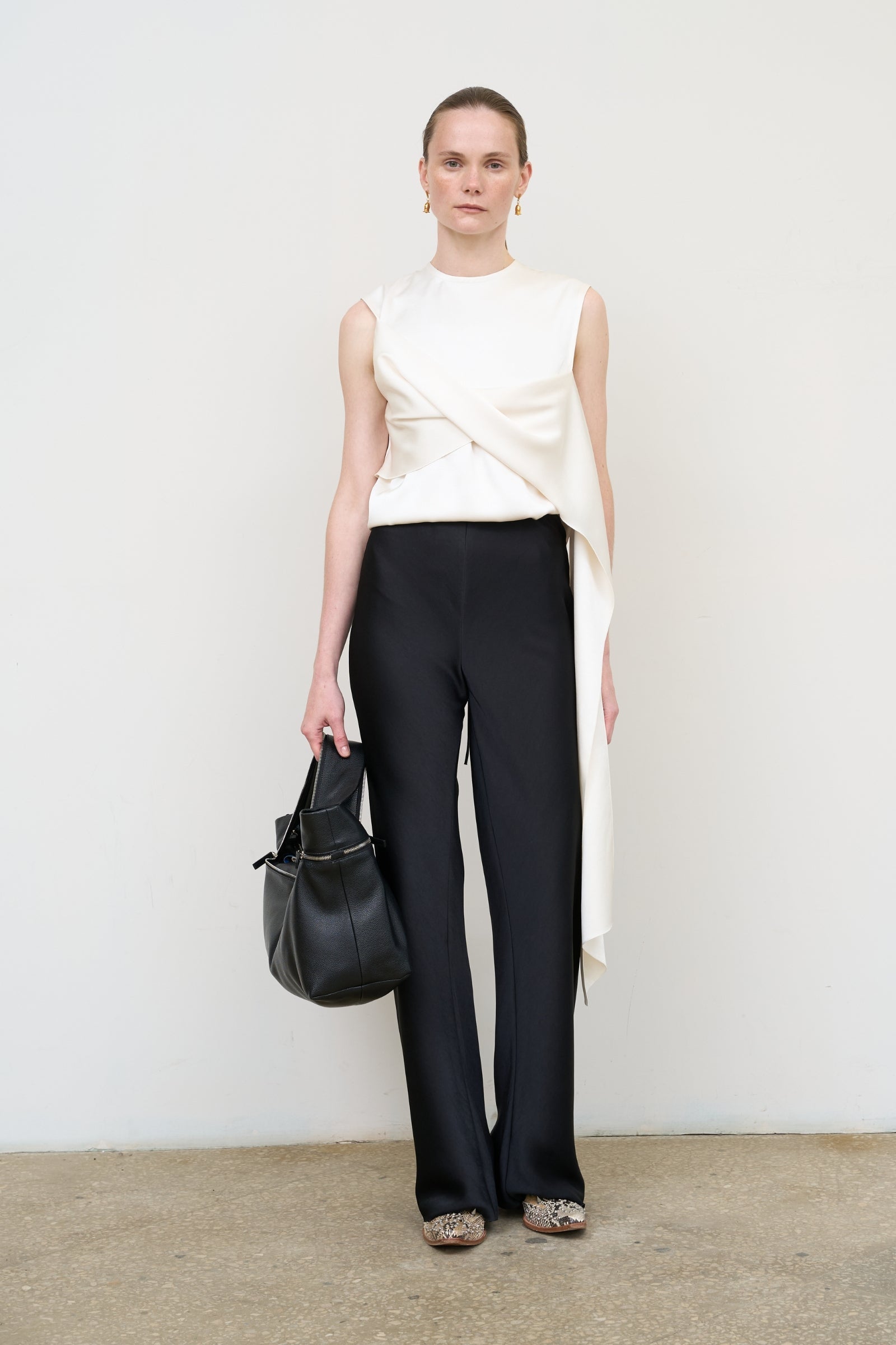 Asymmetric Twist Top 1