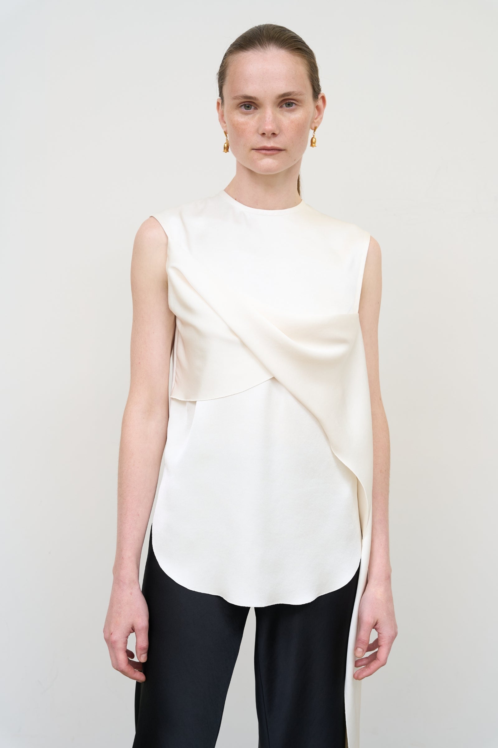 Asymmetric Twist Top 3