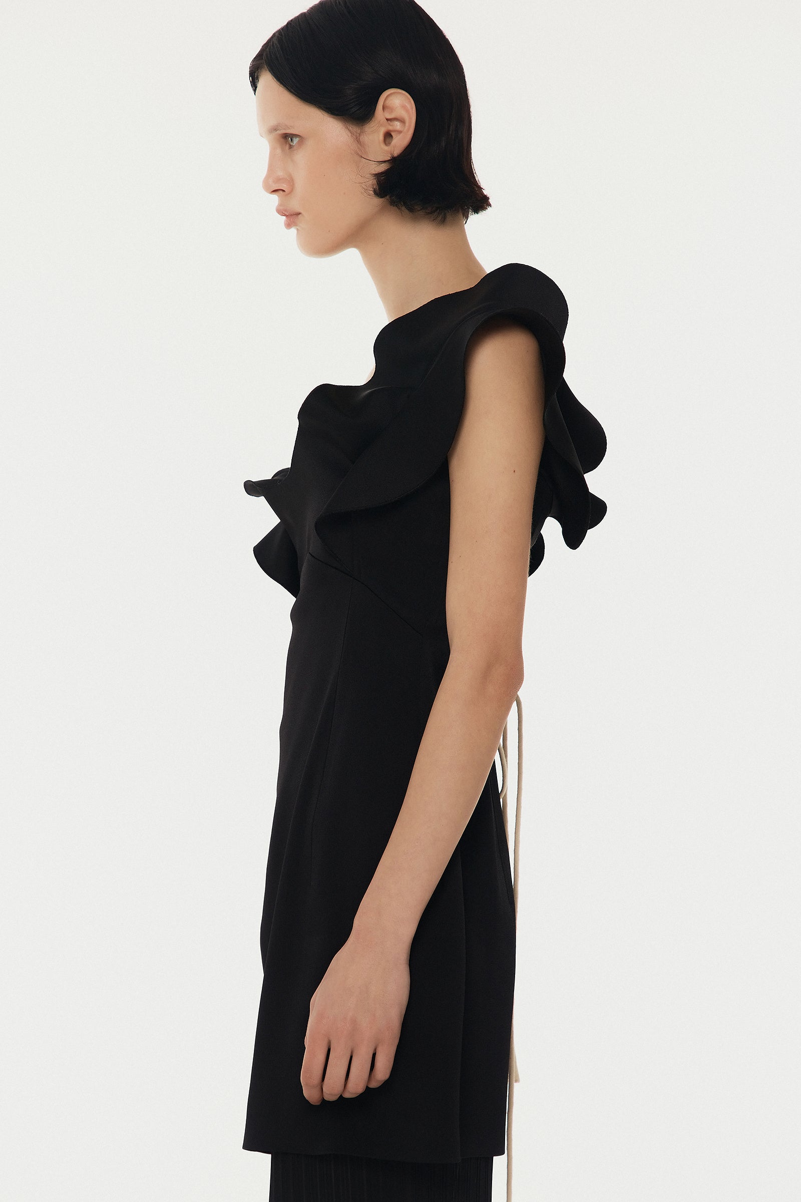 ЧОРНА МІНІ-СУКНЯ