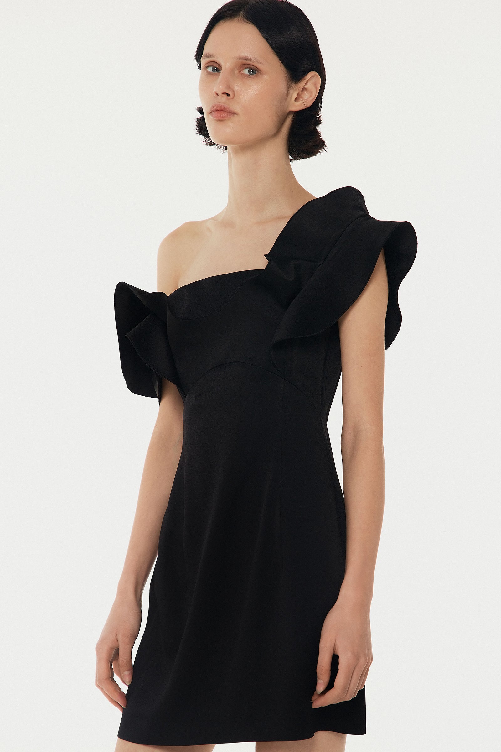 ЧОРНА МІНІ-СУКНЯ