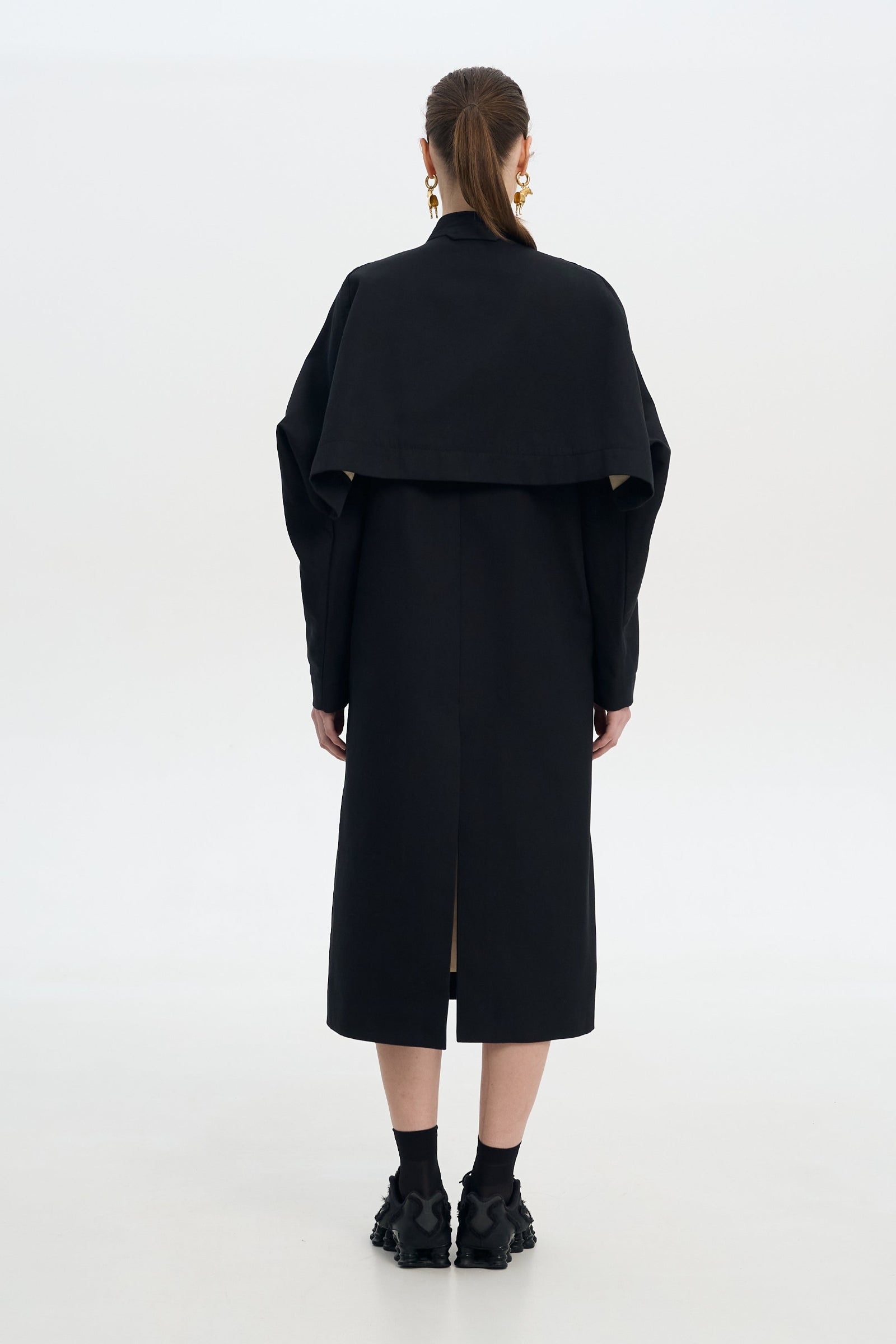 Пальто прямого силуету з необробленими краями