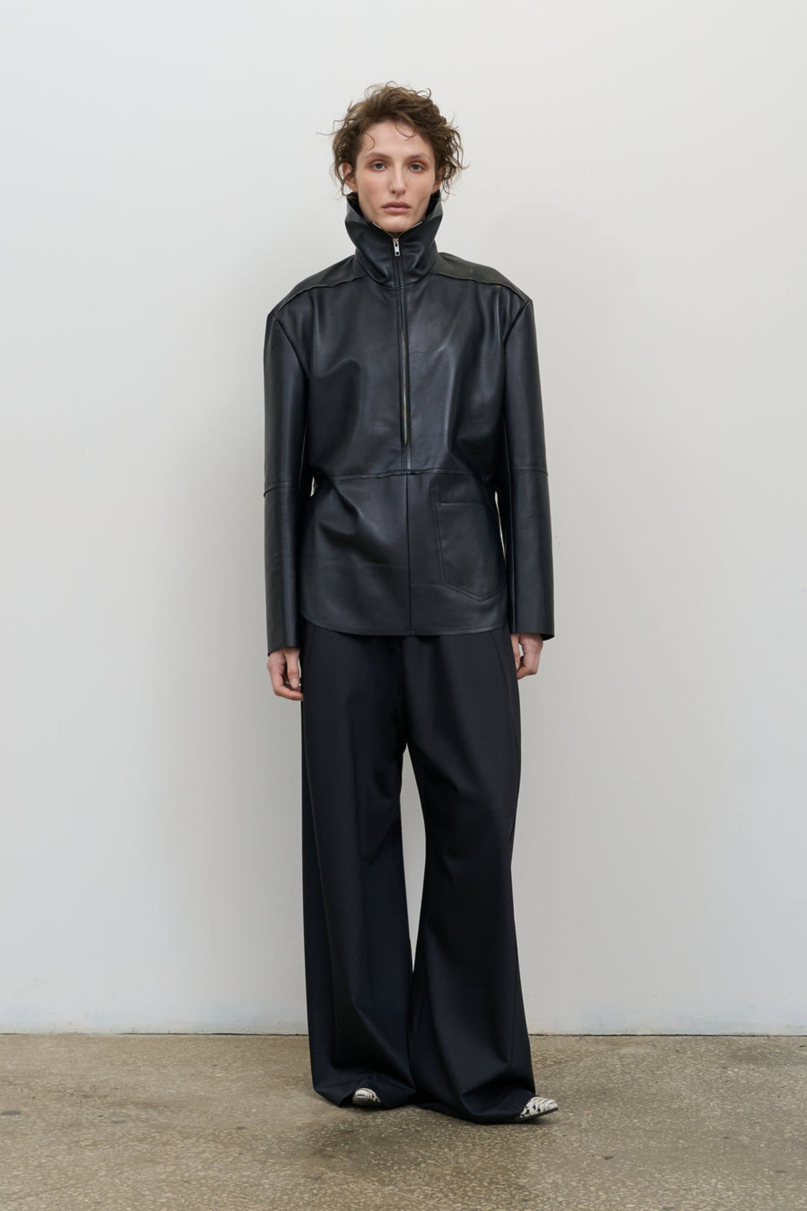 Шкірняна кутрка CITYSCAPE з передньою кишенею