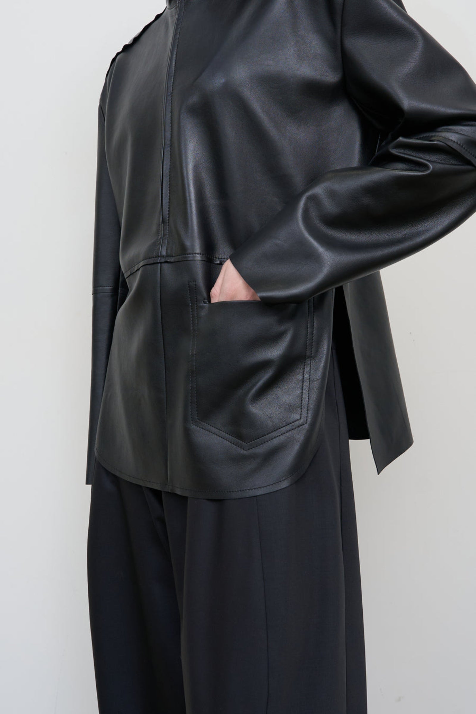 Шкірняна кутрка CITYSCAPE з передньою кишенею