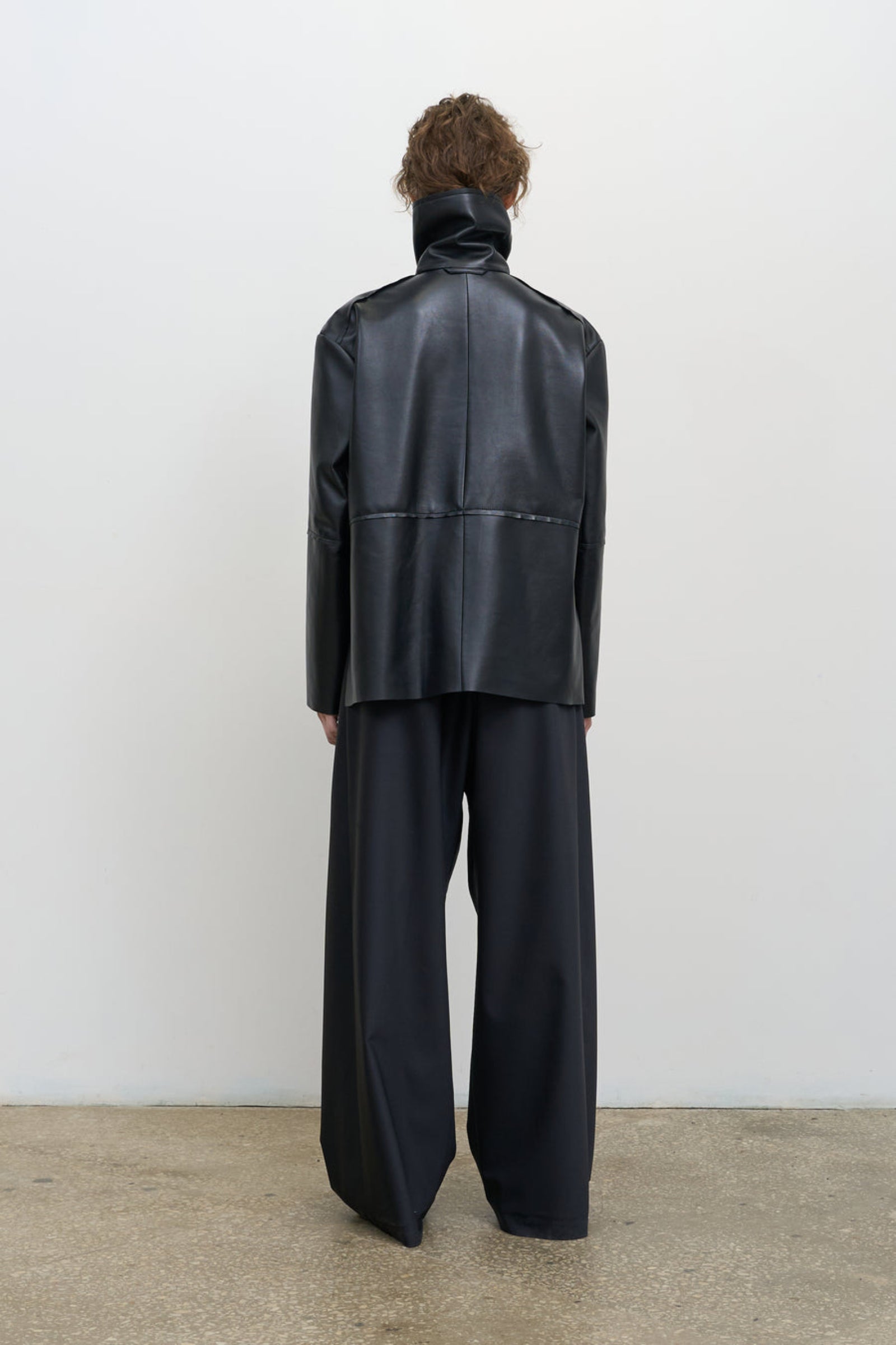 Шкірняна кутрка CITYSCAPE з передньою кишенею