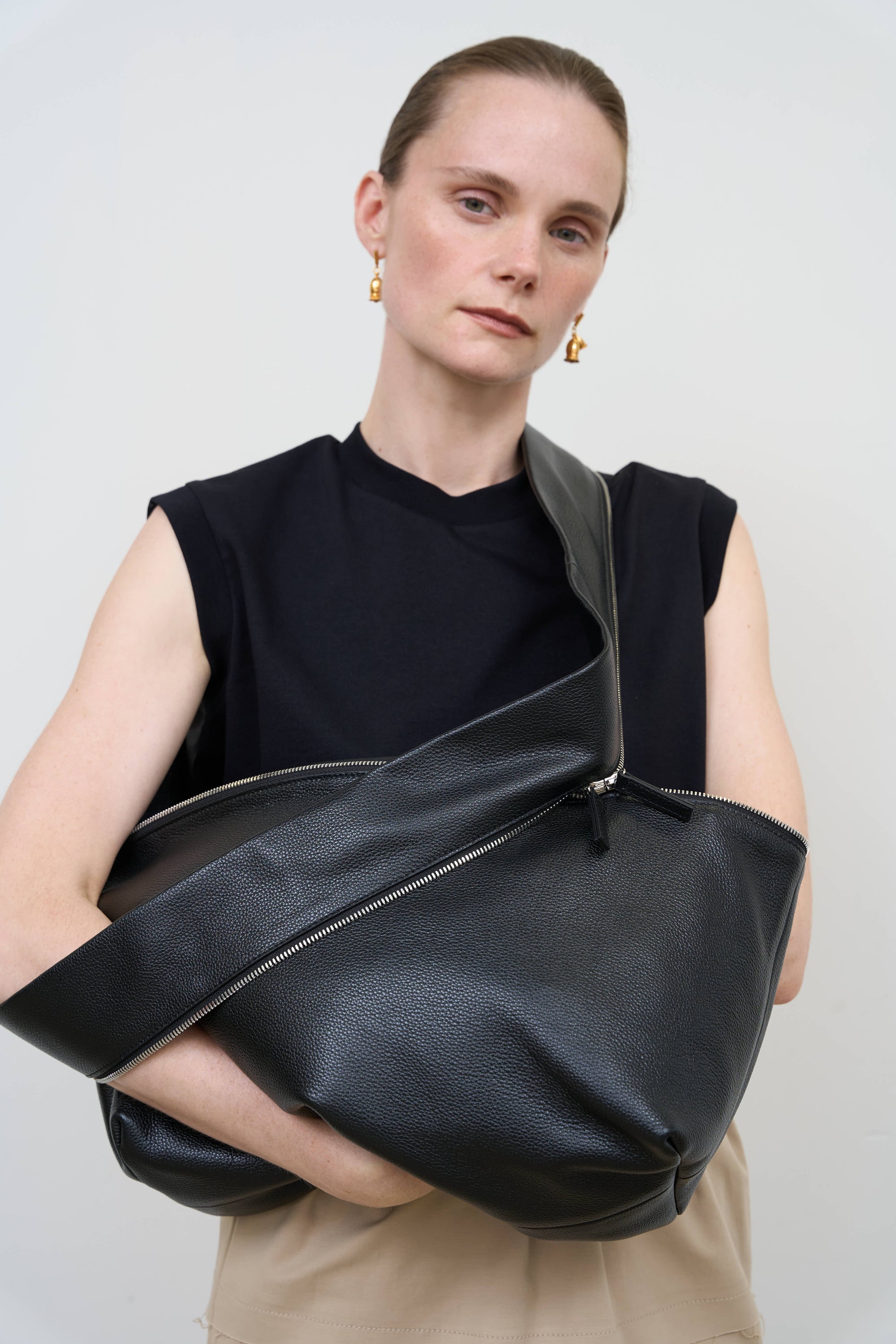 Cut-Out Zip Bag in Black