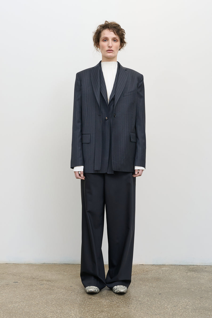 Піджак з двошаровими лацканами