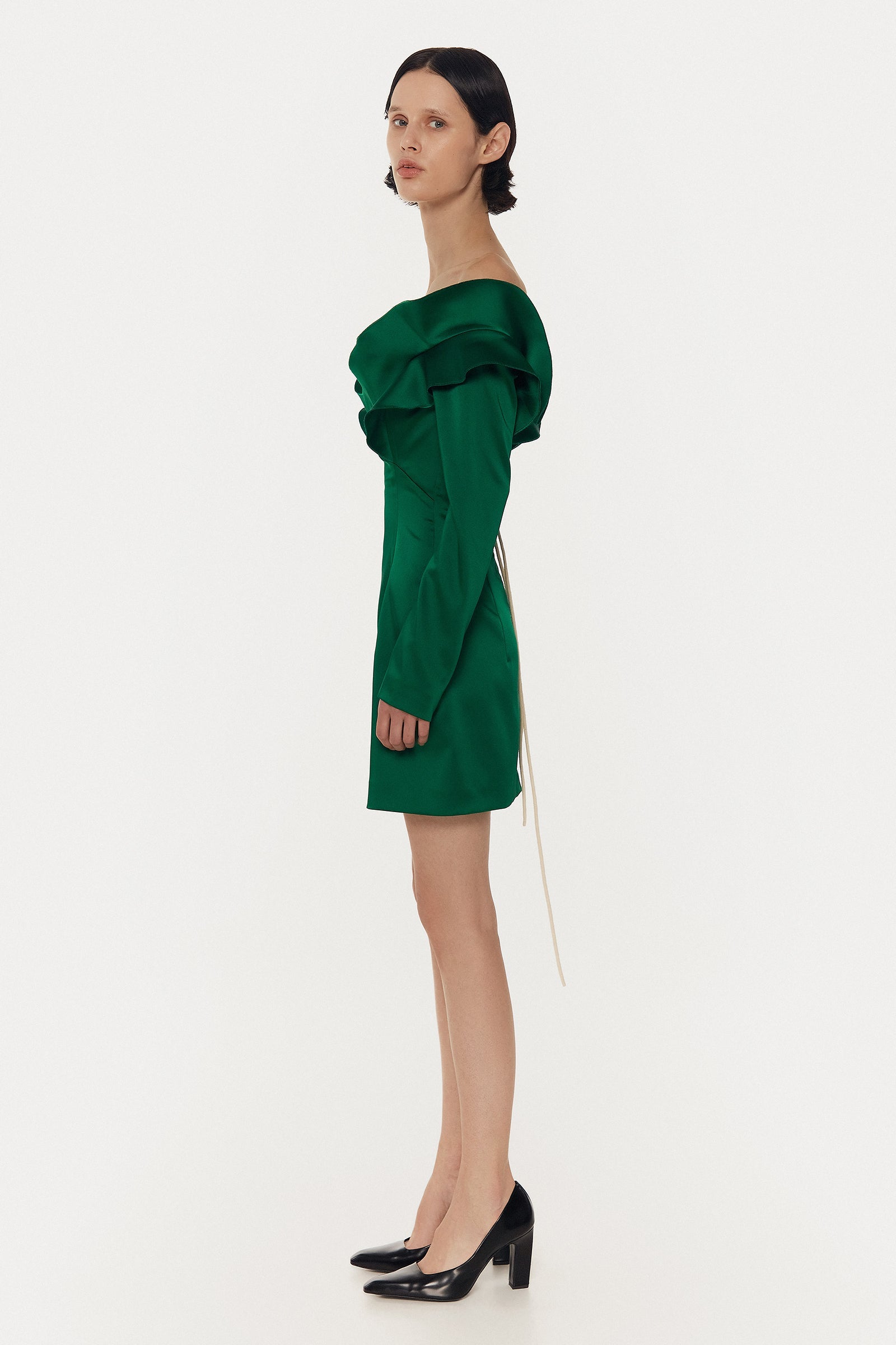 Міні-сукня зеленого кольору