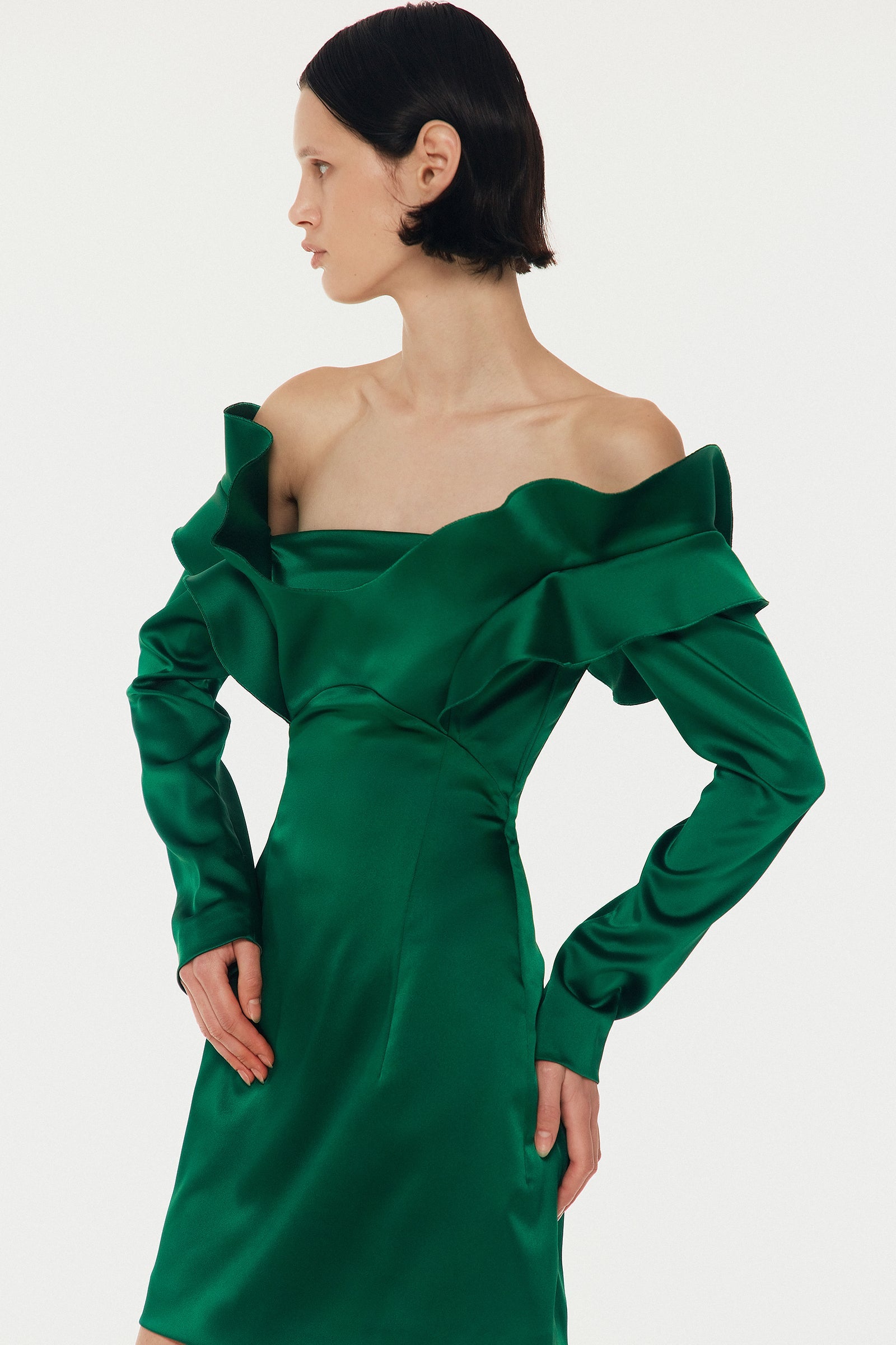 Міні-сукня зеленого кольору