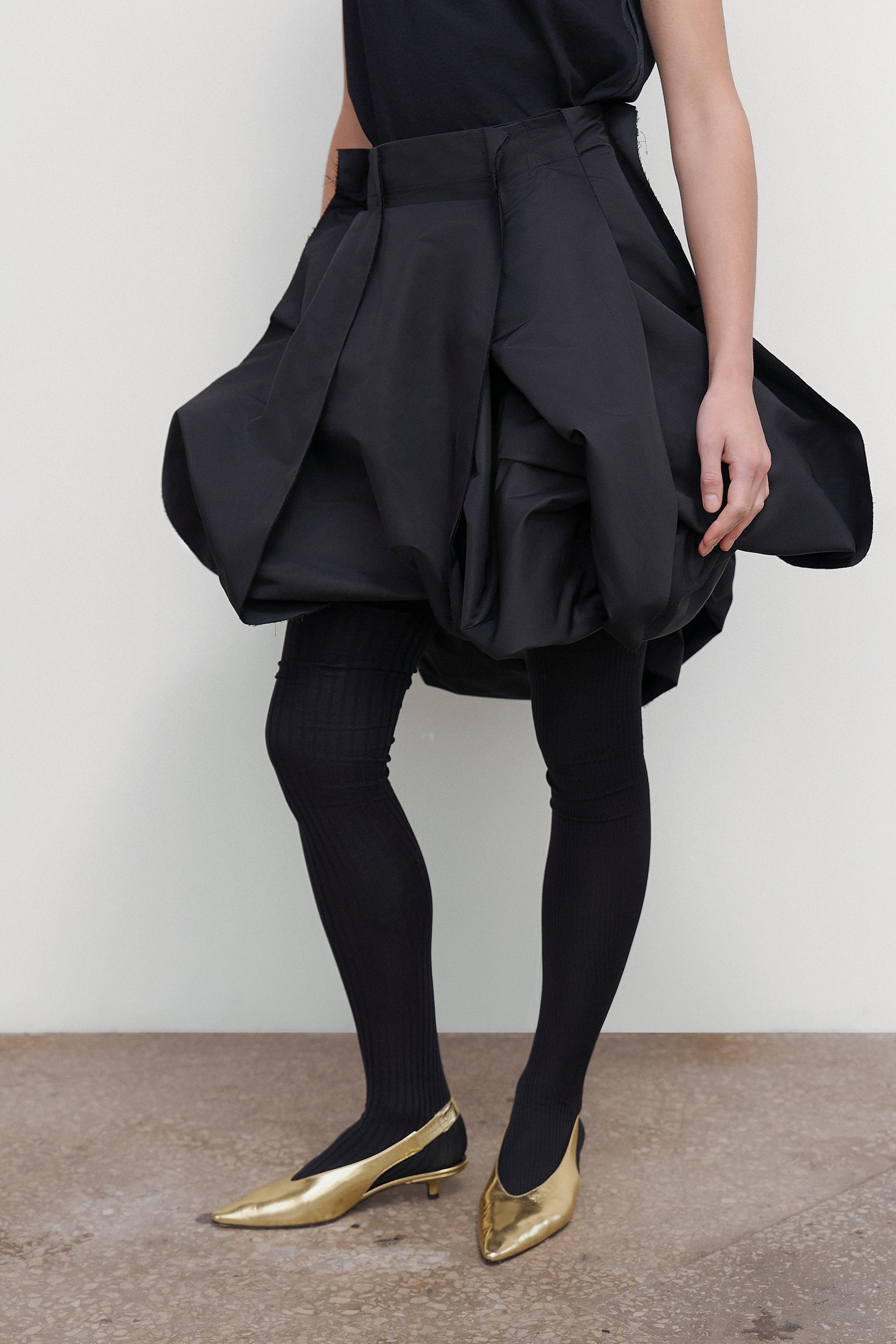 RUFFLED MIDI SKIRT