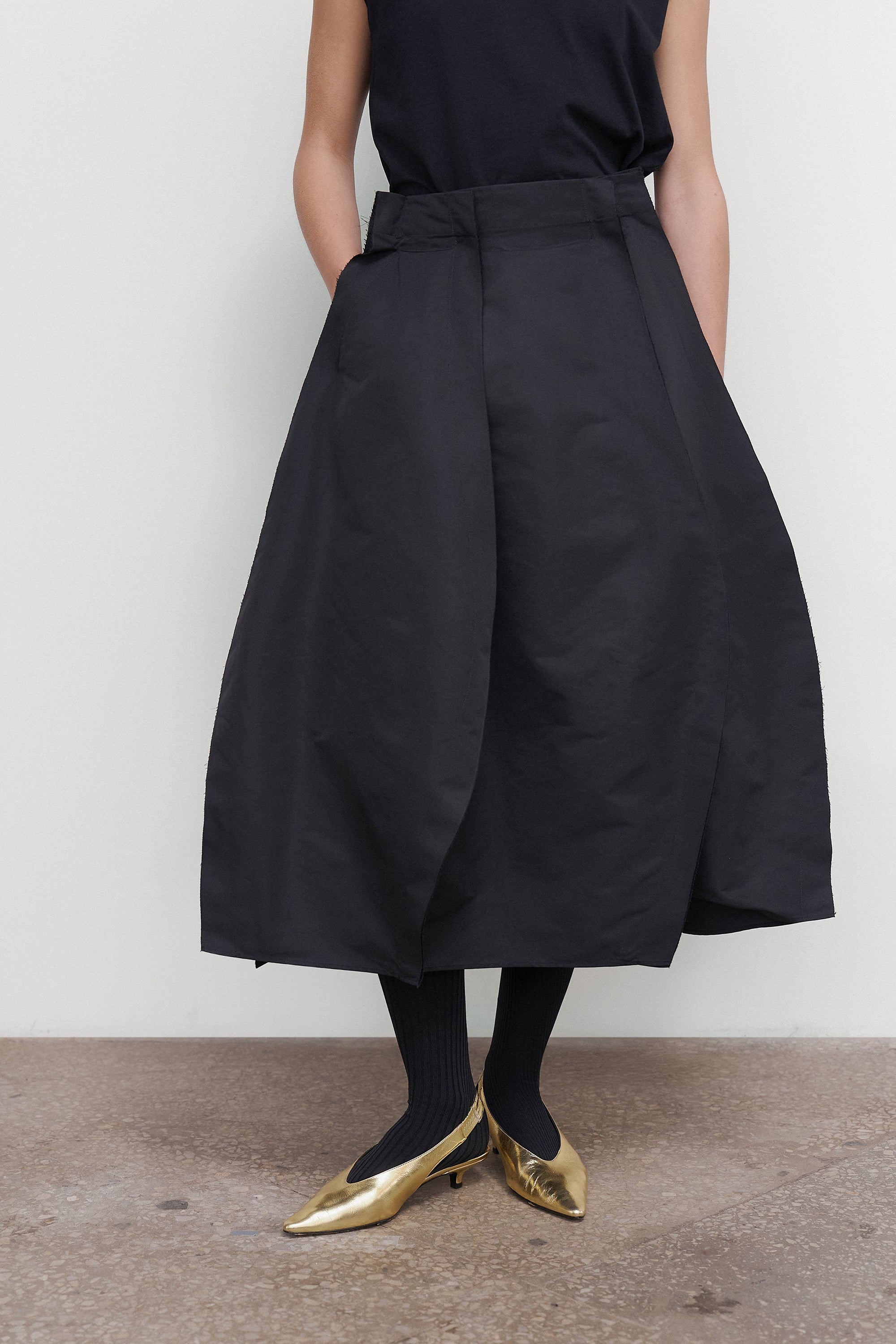 RUFFLED MIDI SKIRT