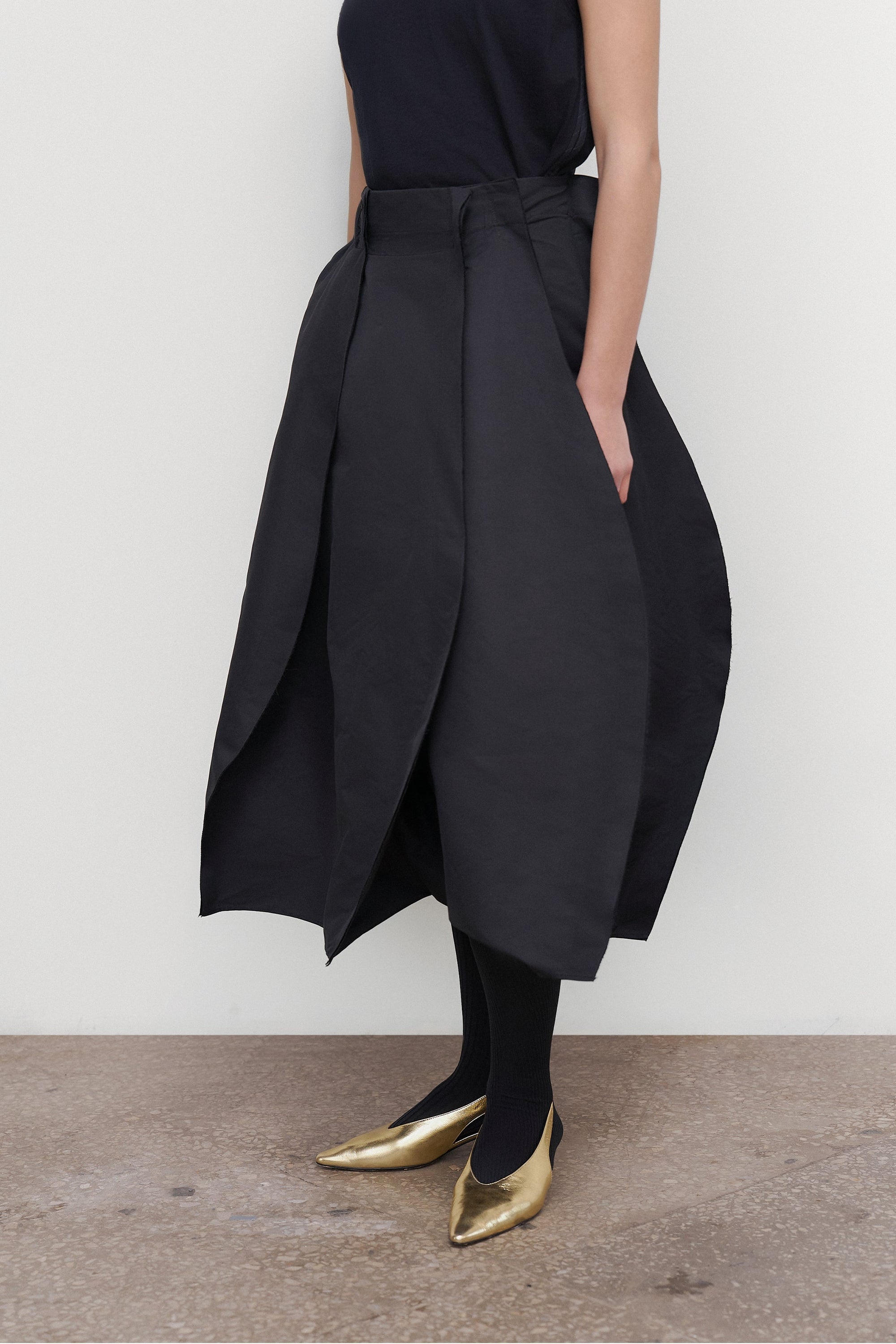 RUFFLED MIDI SKIRT