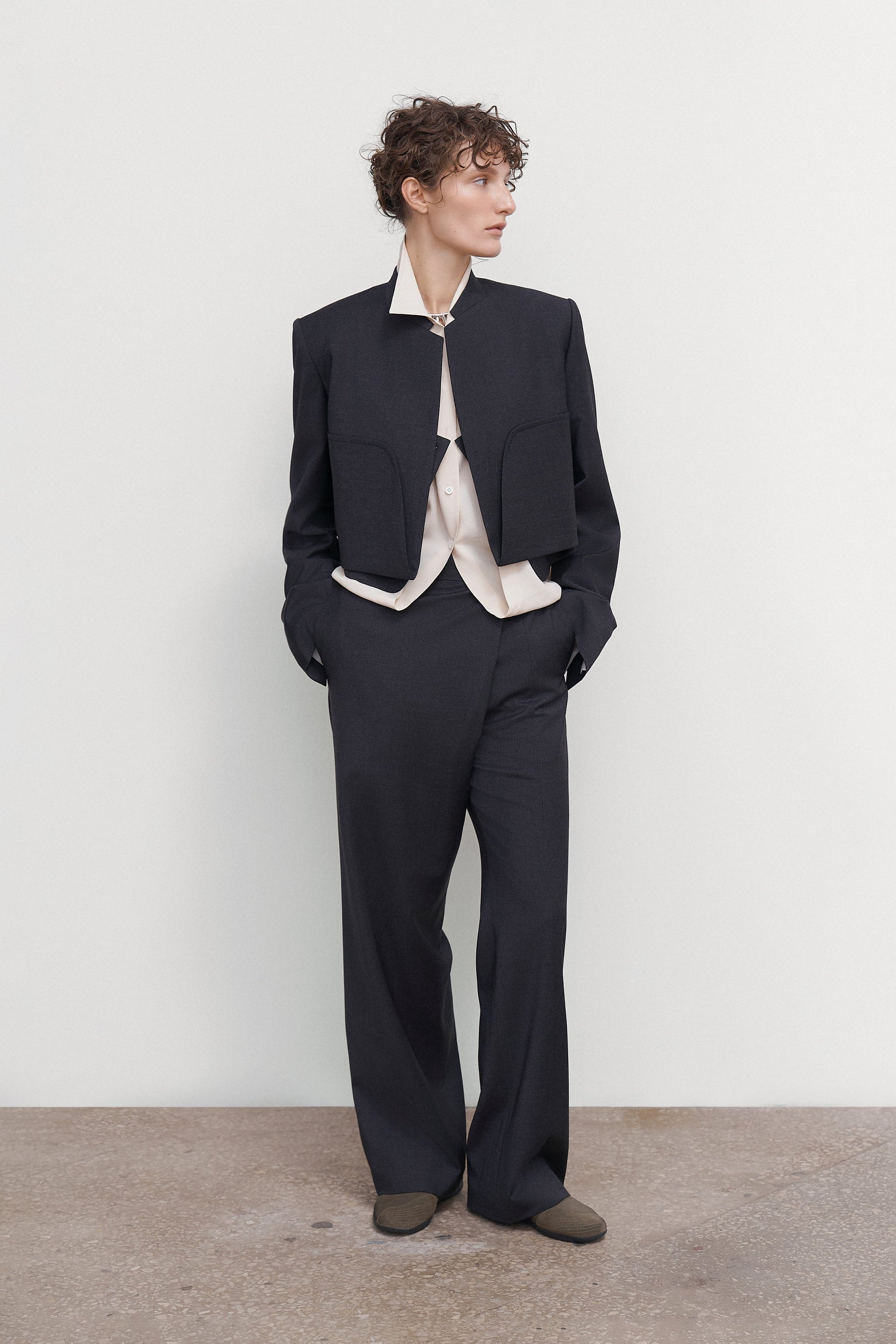 DOUBLE-LAYER DECONSTRUCTED CROPPED JACKET