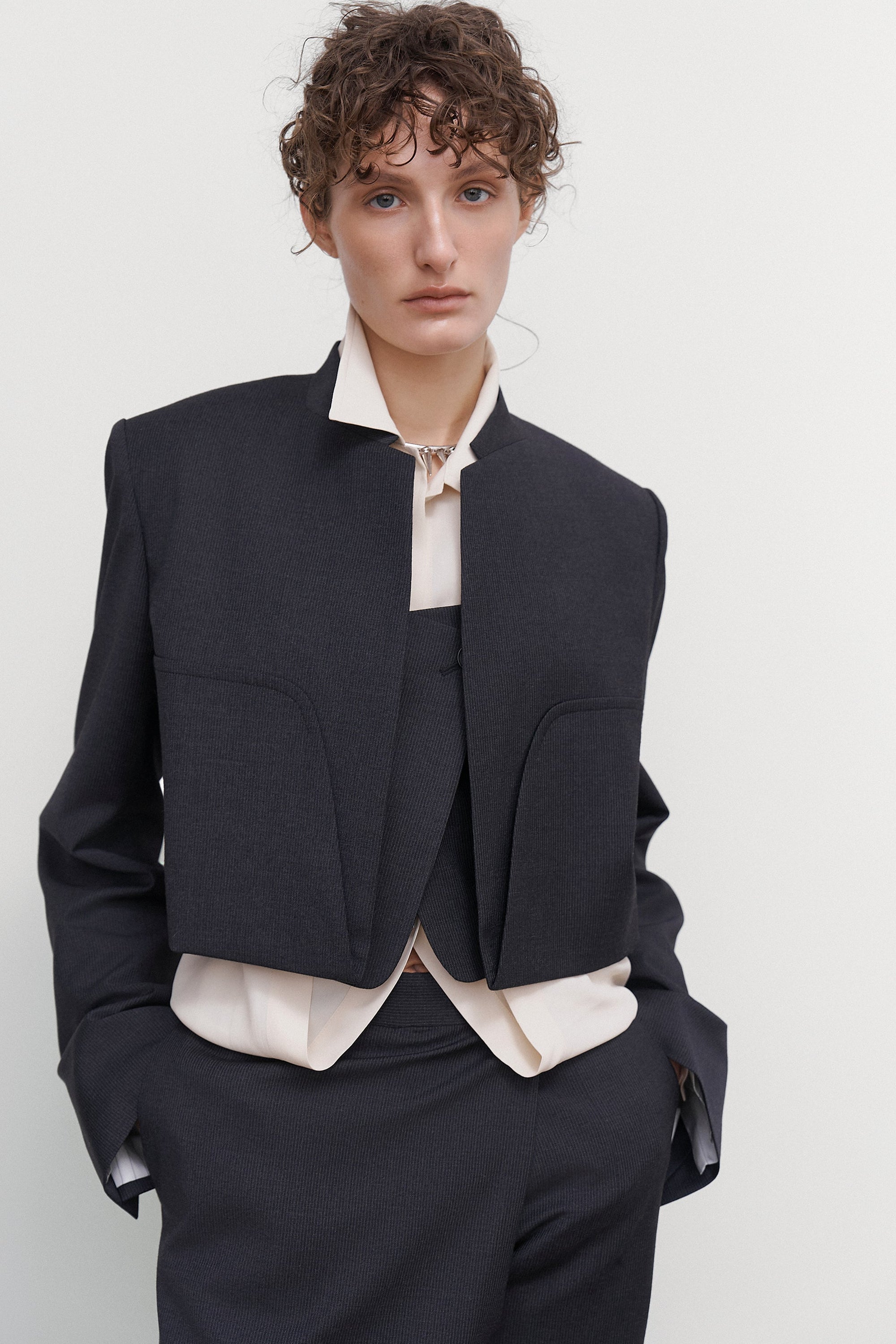 DOUBLE-LAYER DECONSTRUCTED CROPPED JACKET