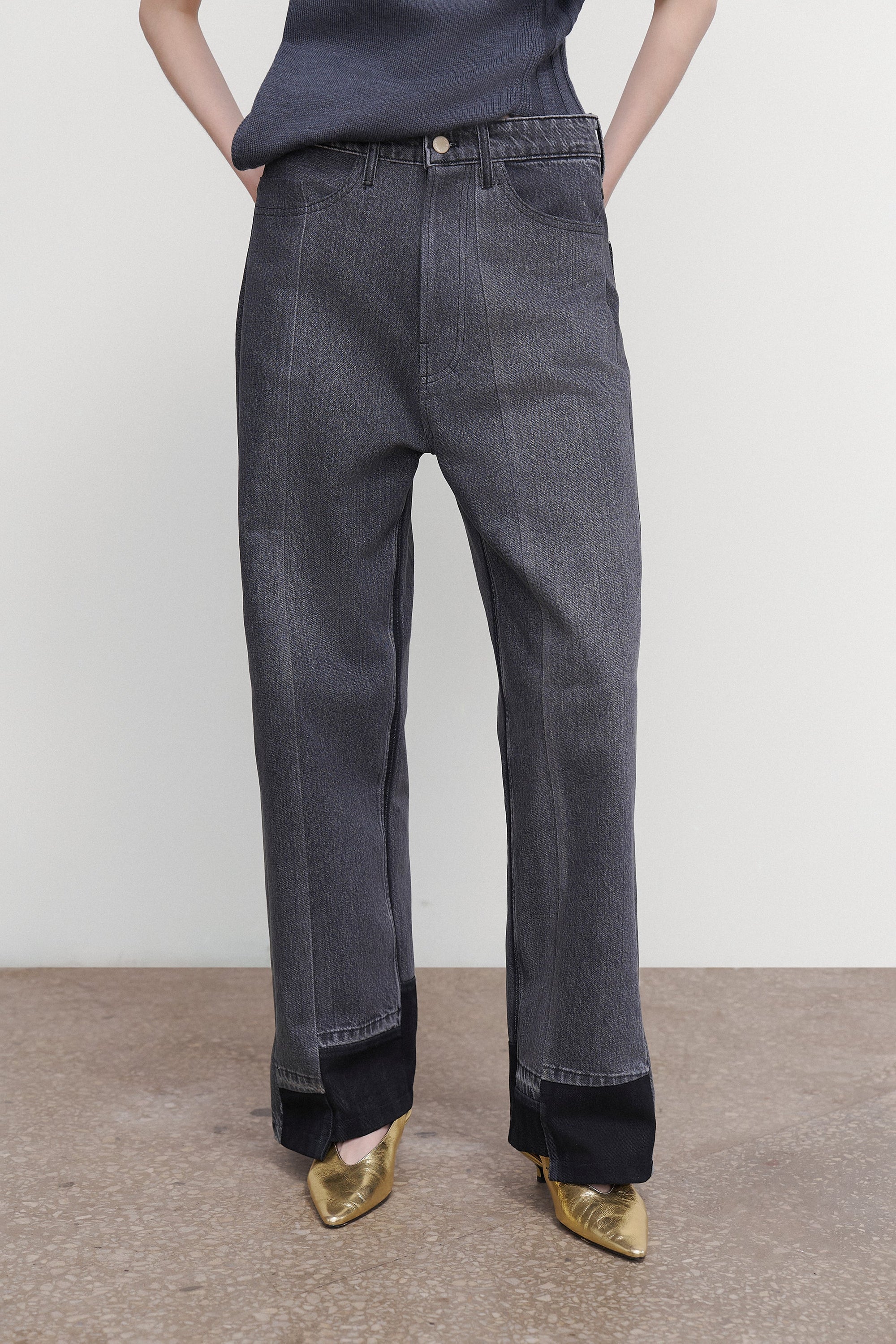 FRAYED STRAIGHT JEANS