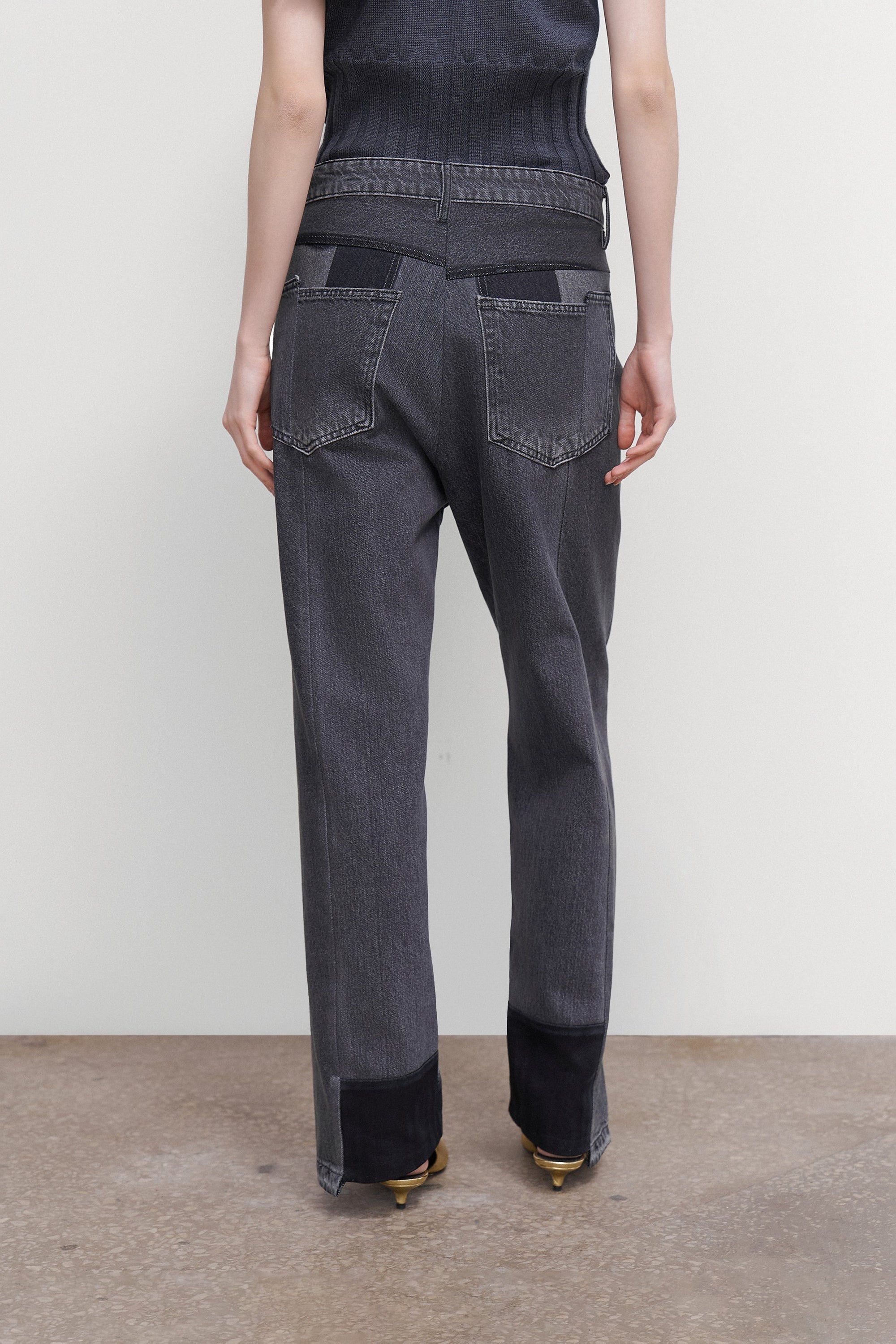 FRAYED STRAIGHT JEANS