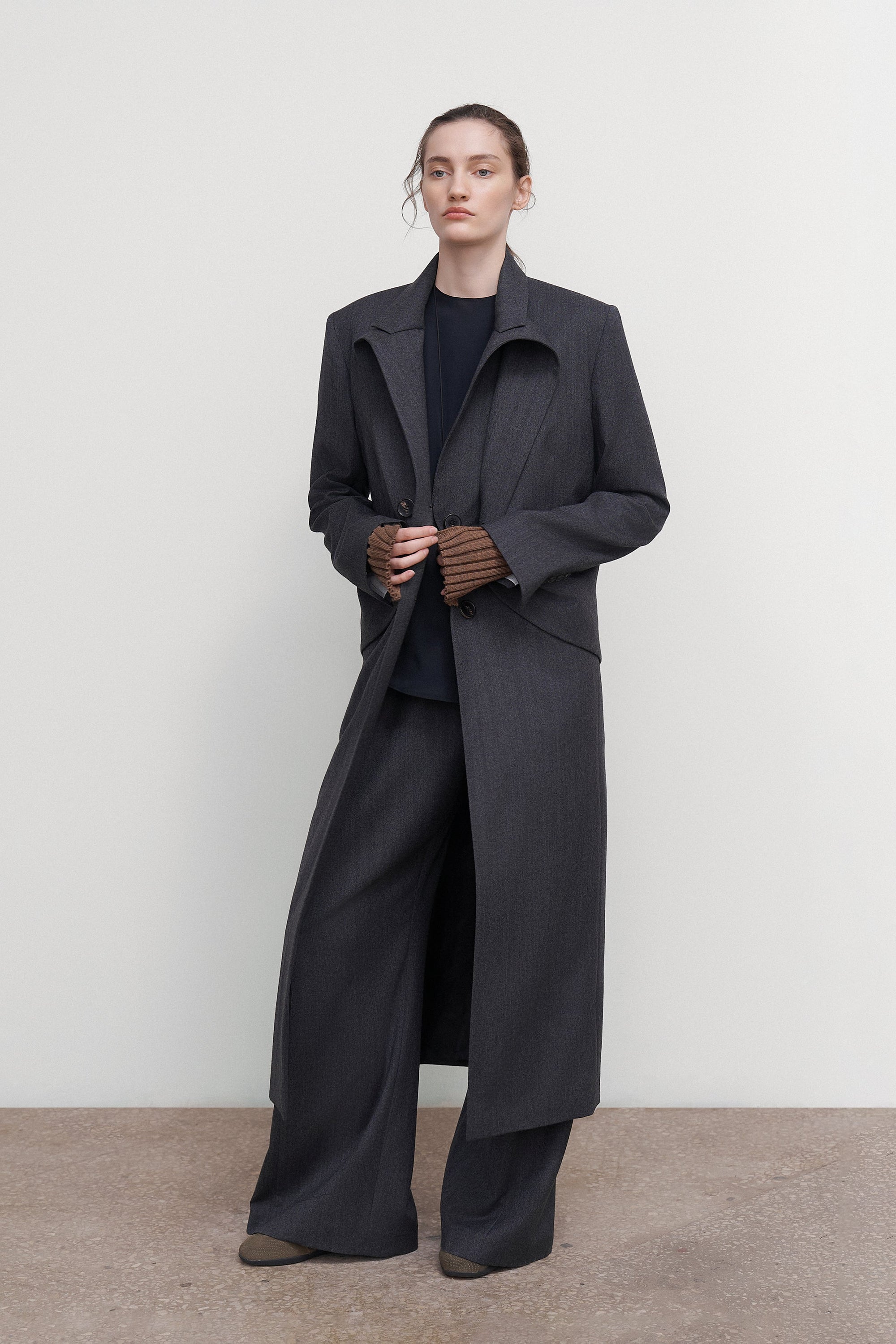 WOOL COAT WITH ANGULAR DETAILING