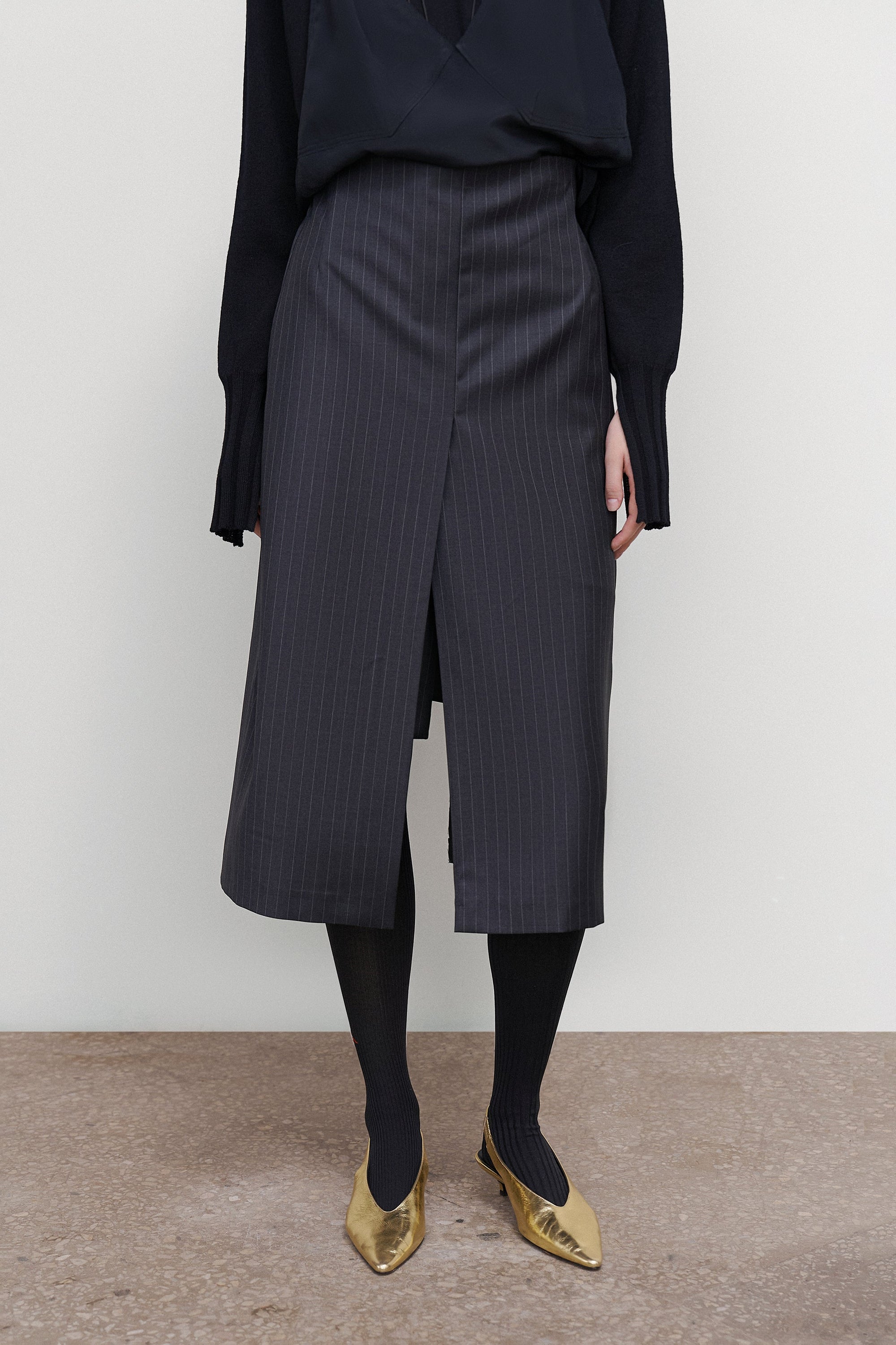 LAYERED MIDI SKIRT