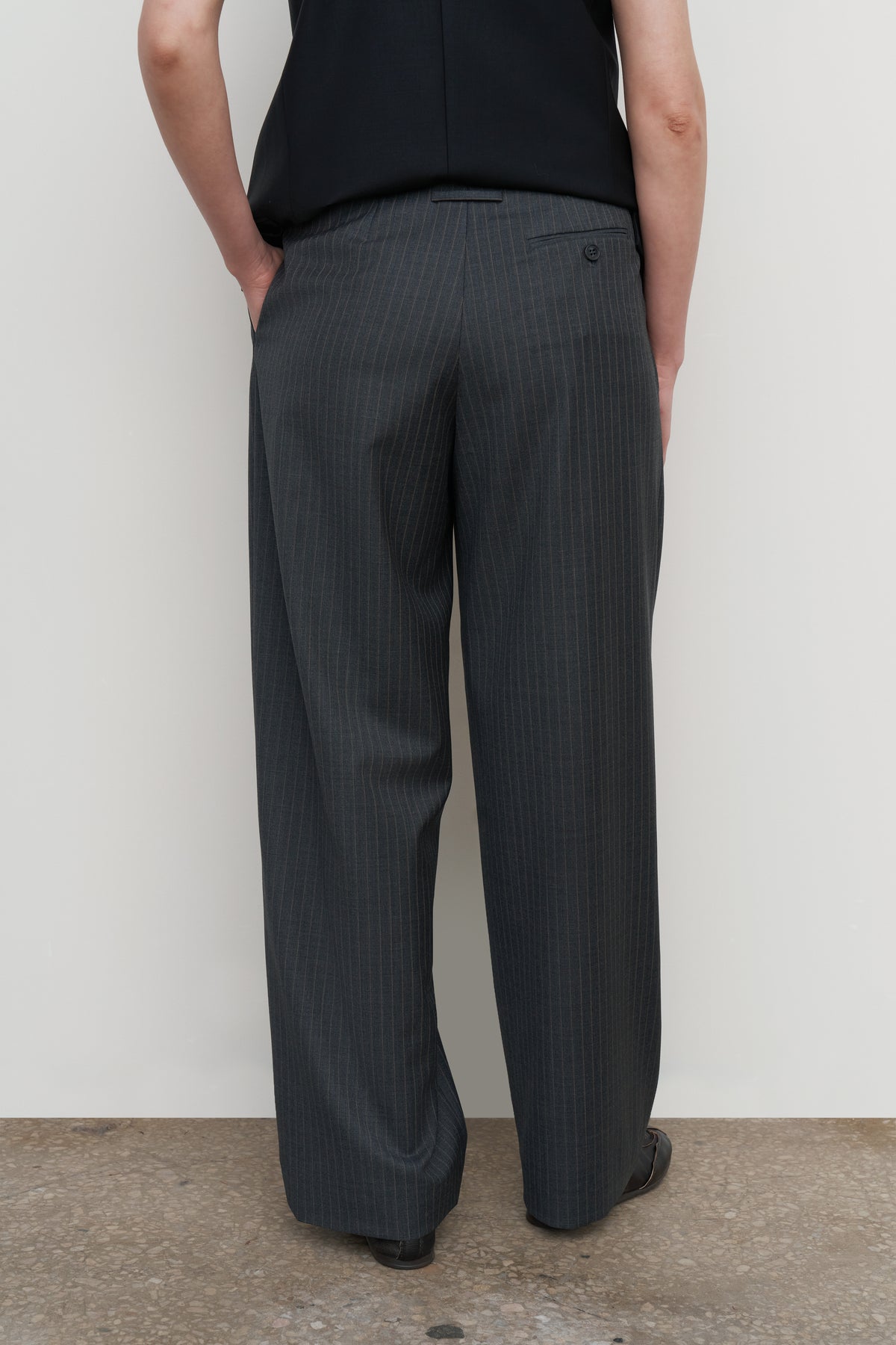 PLEATED WOOL-BLEND WIDE-LEG PANTS