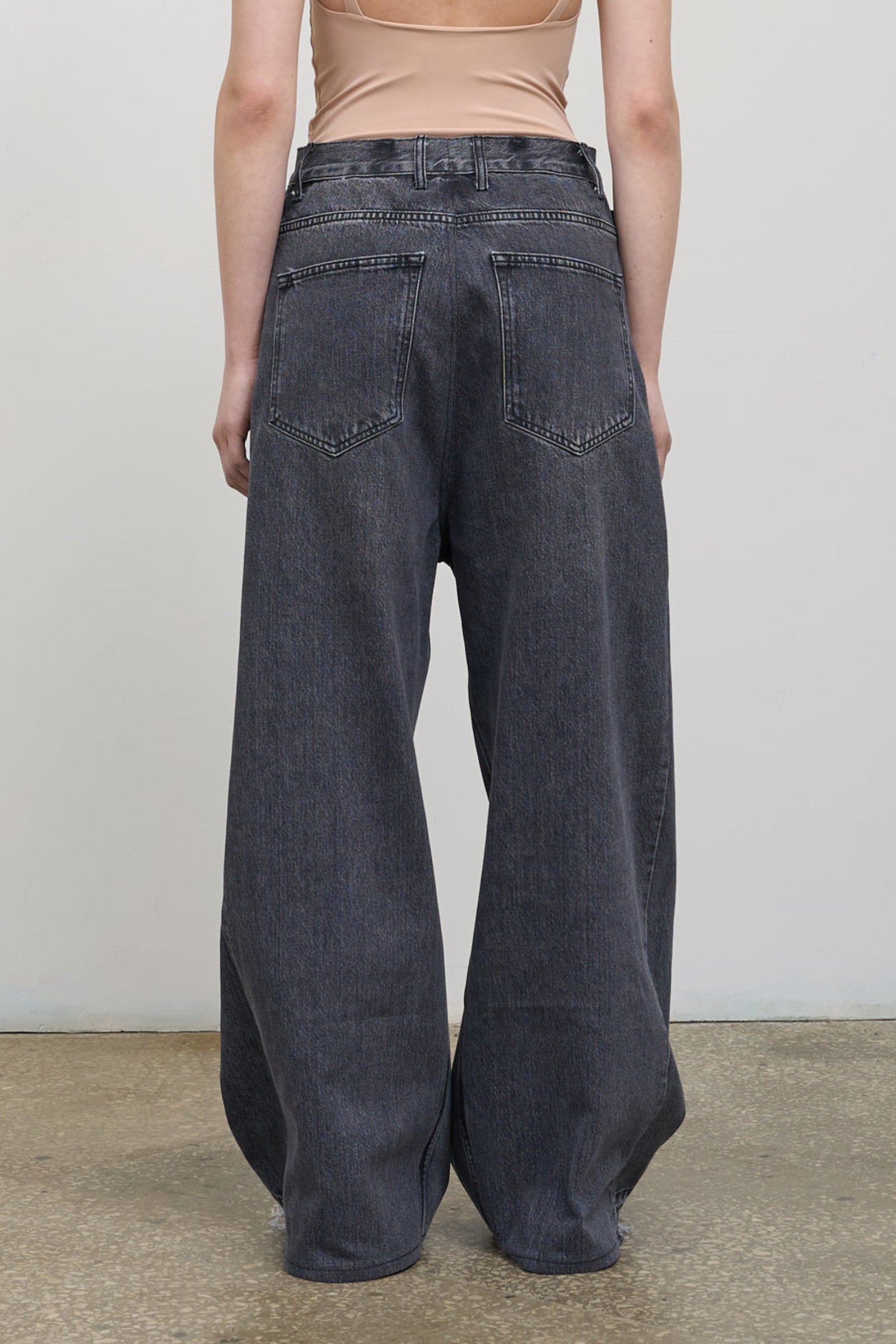 Сірі джинси з середньою посадкою широкого крою по всій довжині