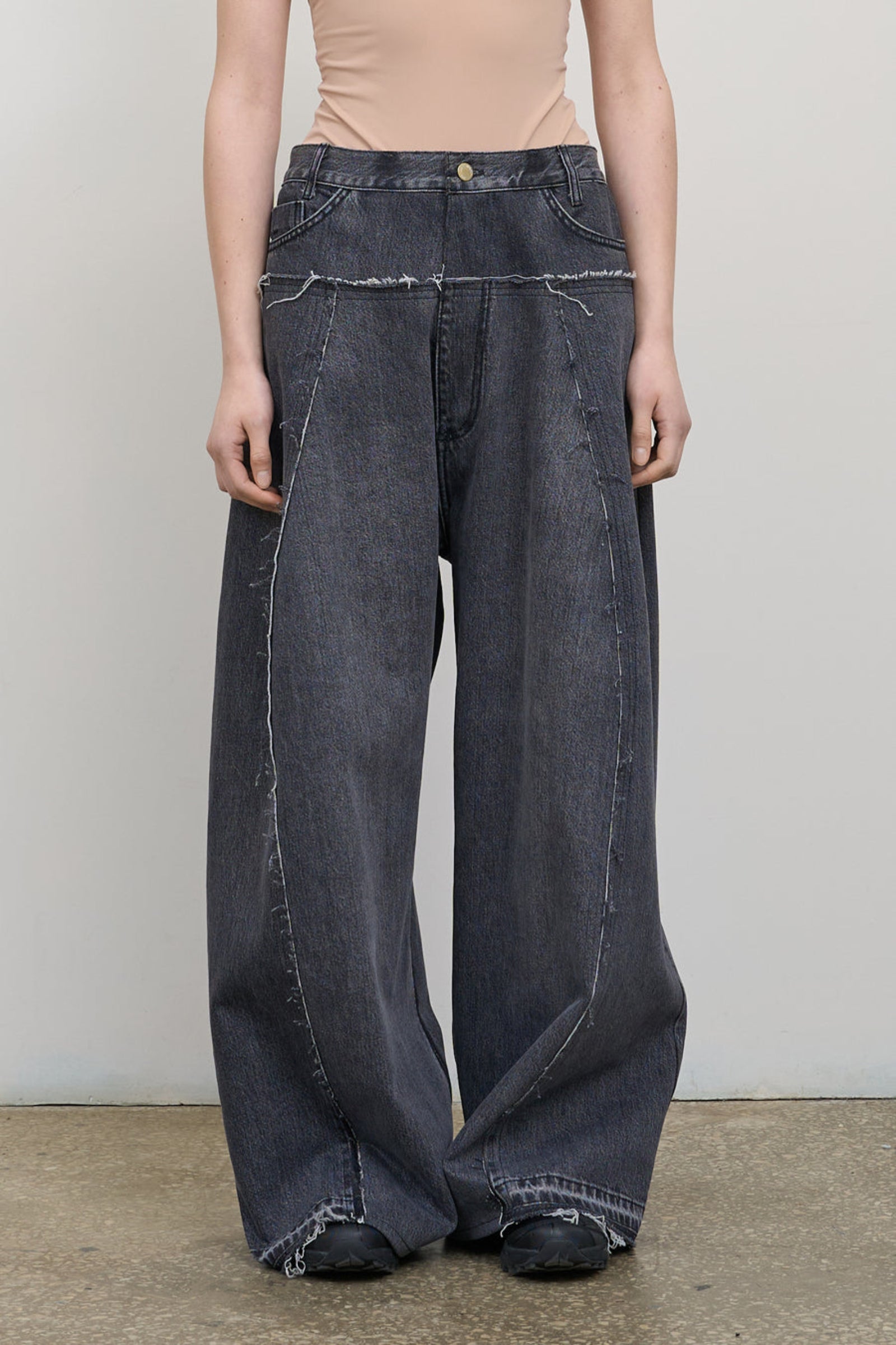 Сірі джинси з середньою посадкою широкого крою по всій довжині