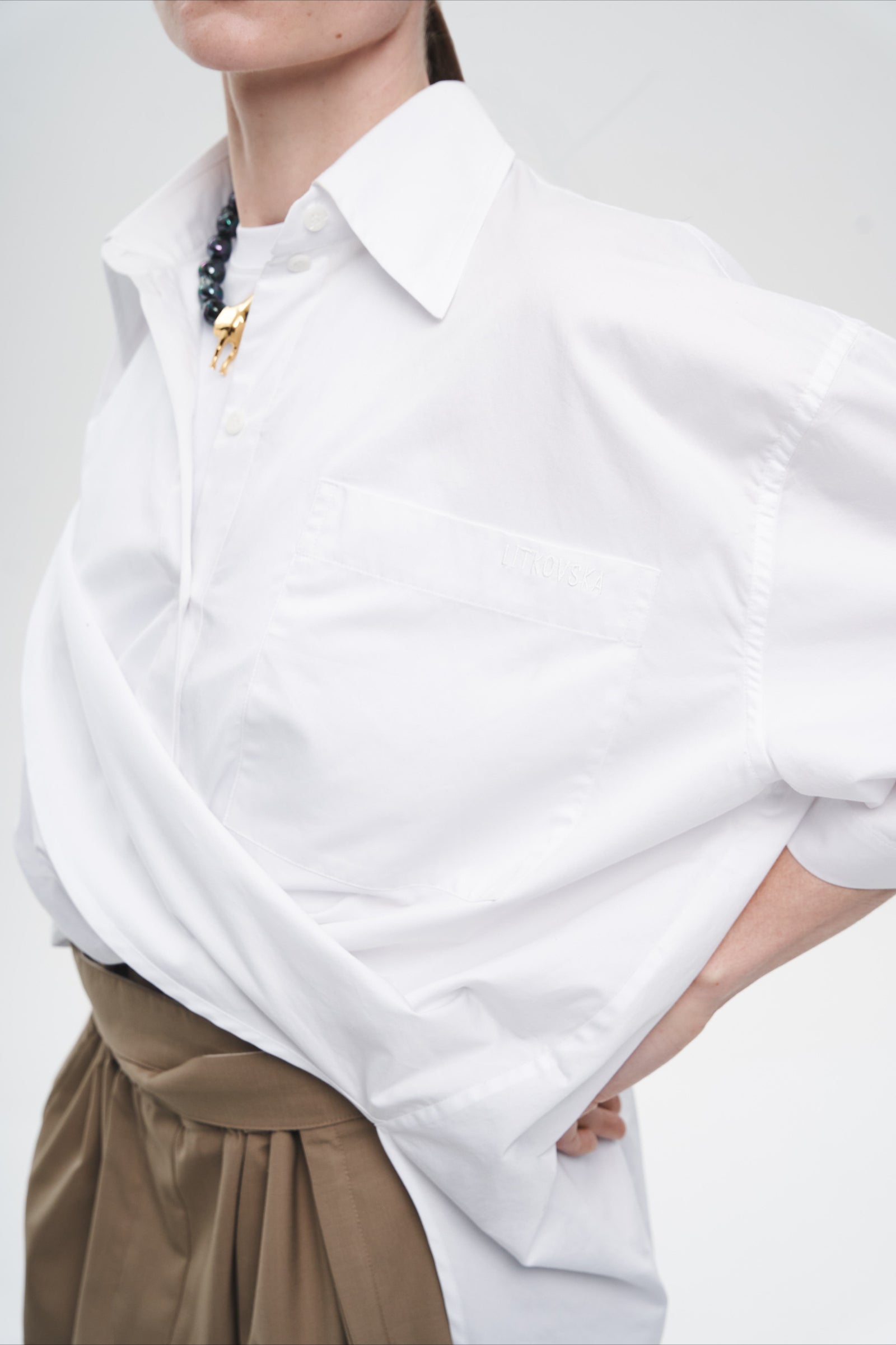 Преміальна біла сорочка