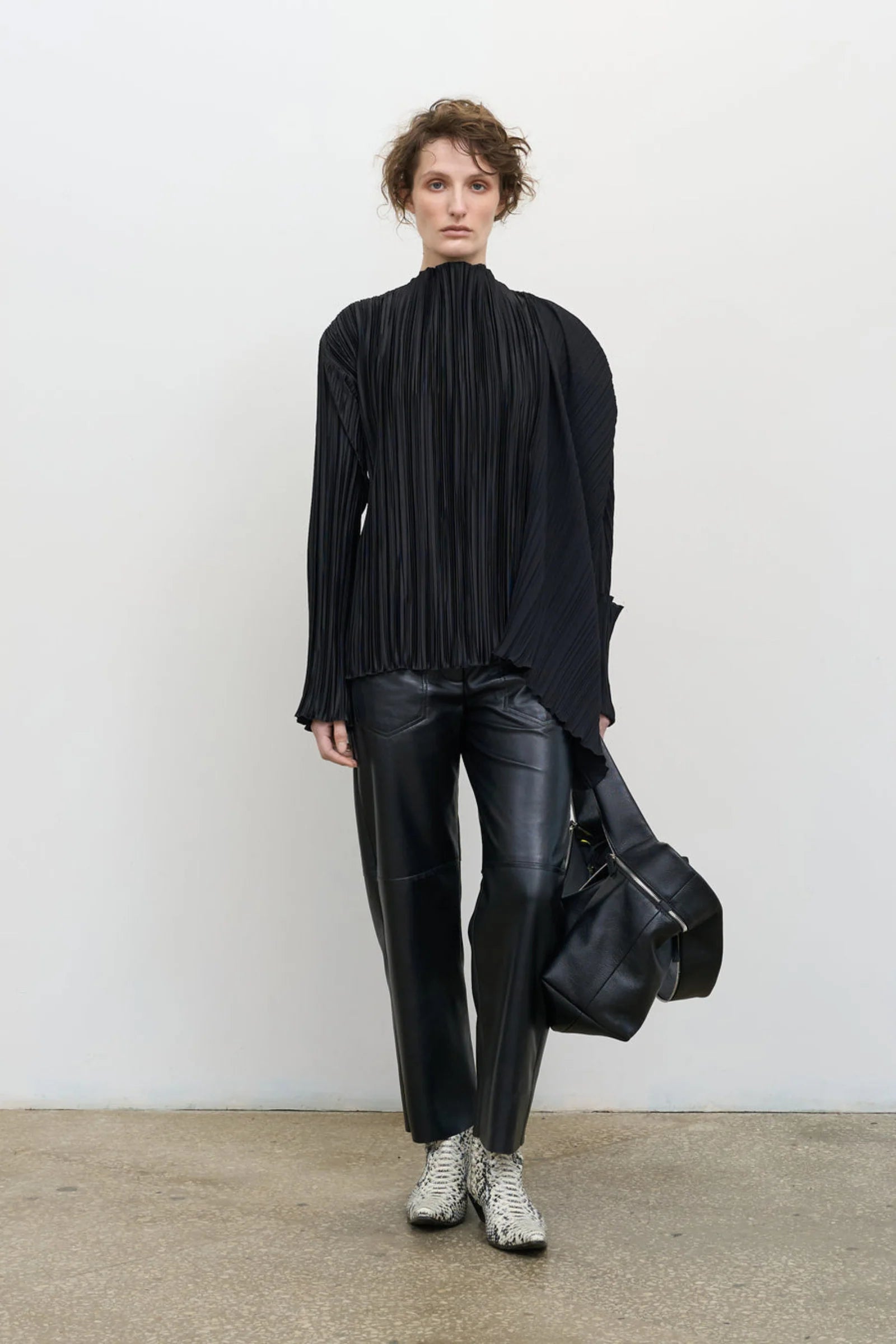 WIDE TAPERED LEG PANTS