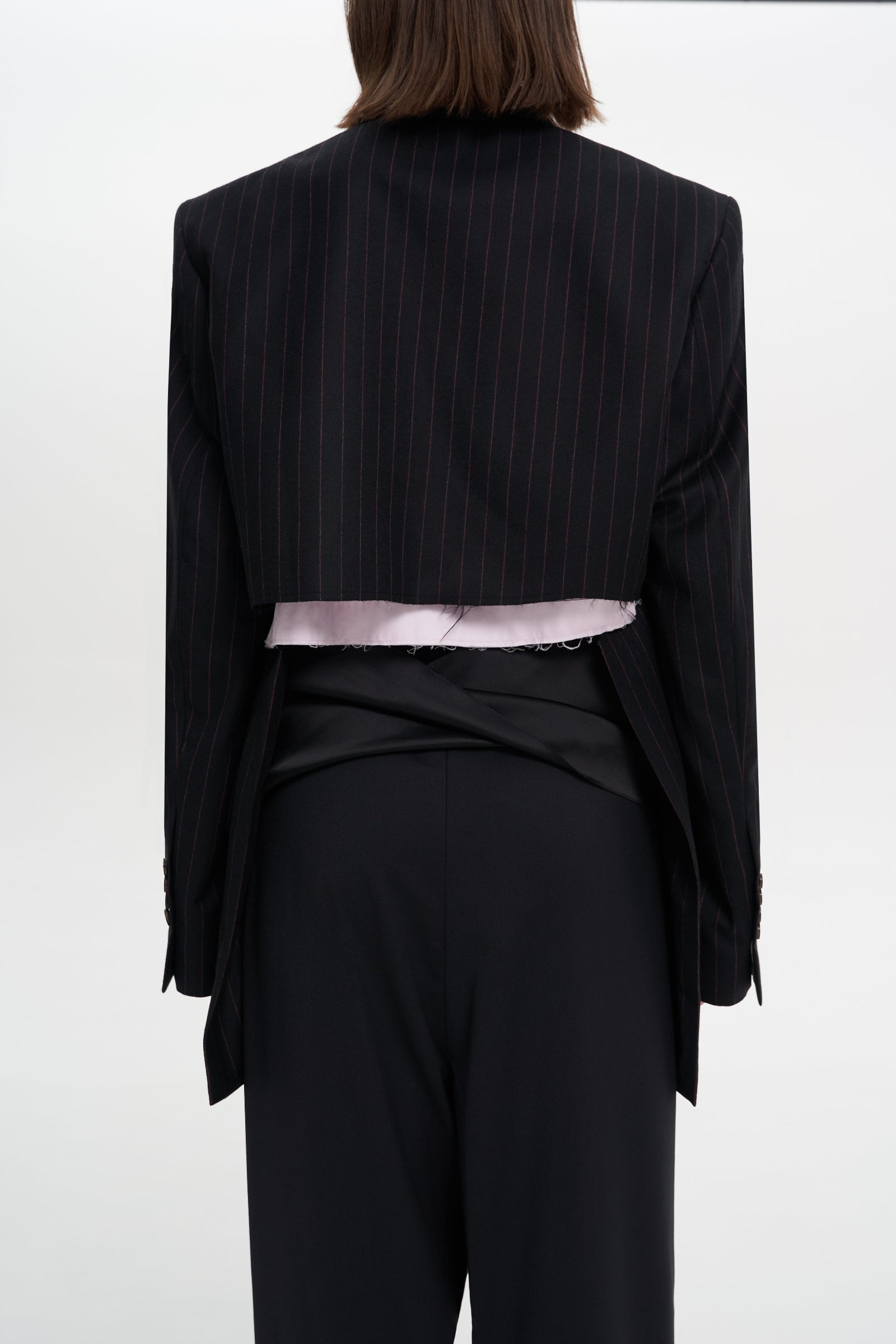 Жакет з ефектом рваних деталей