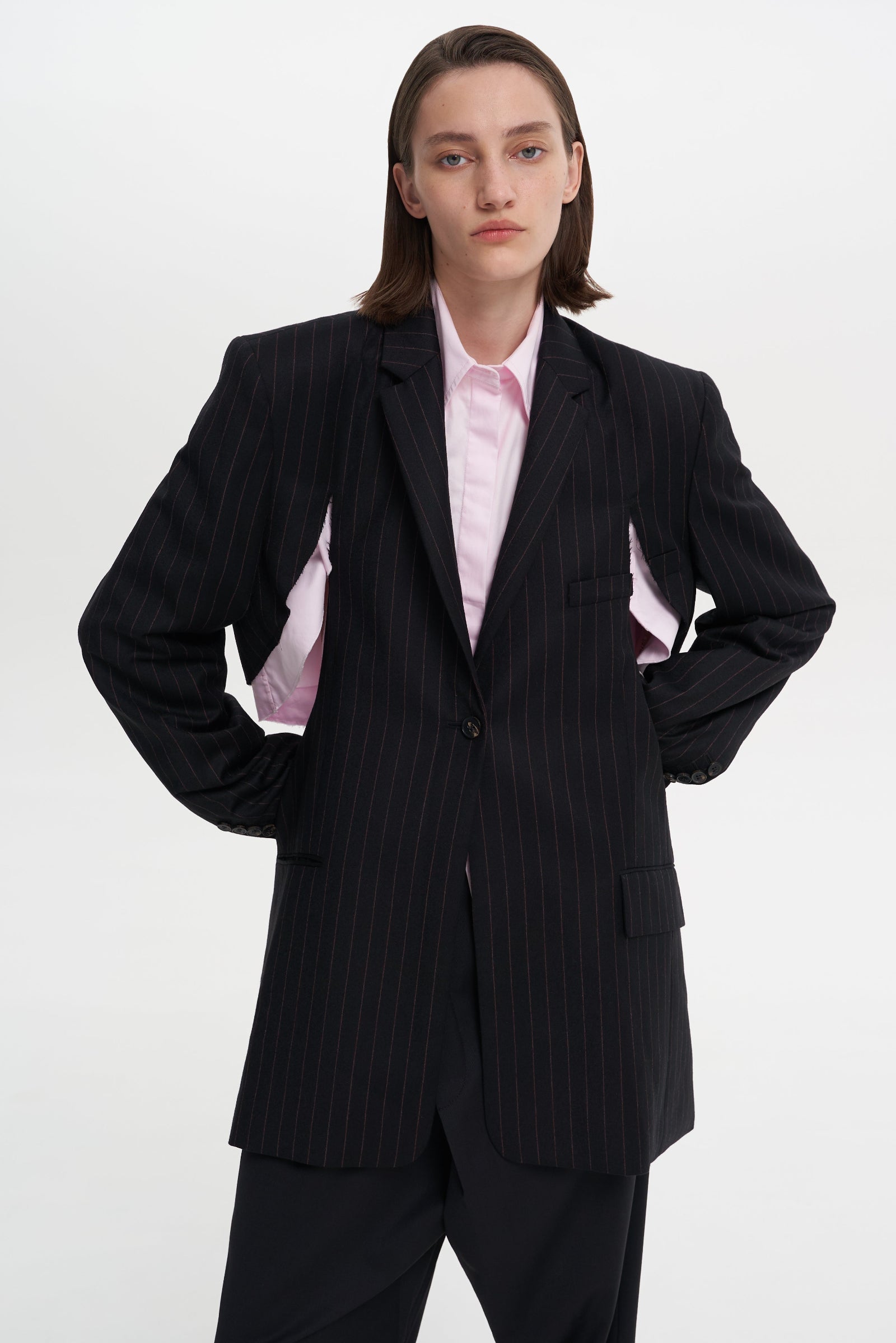 Жакет з ефектом рваних деталей