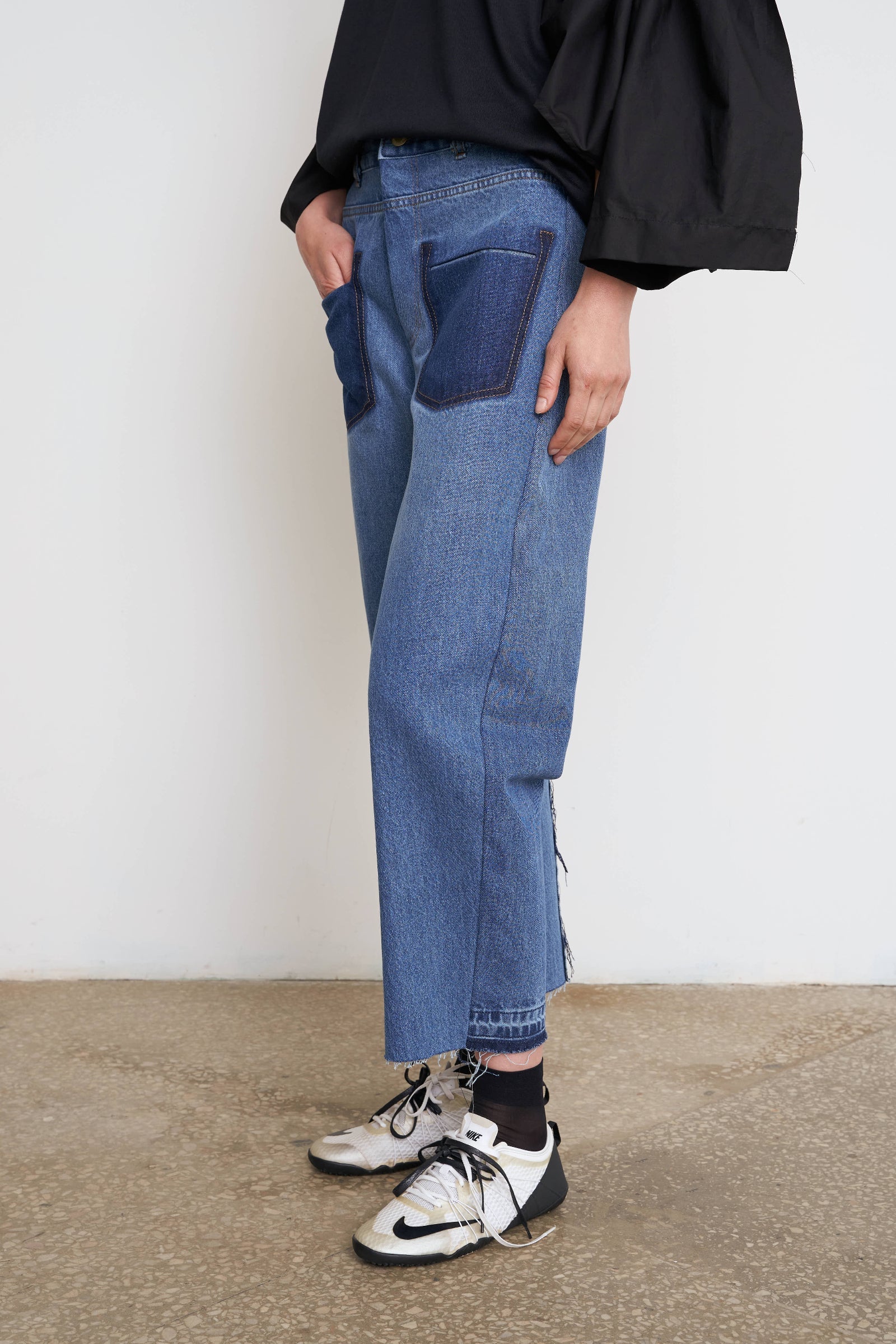 Джинси широкі з вузьким низом та петчворком