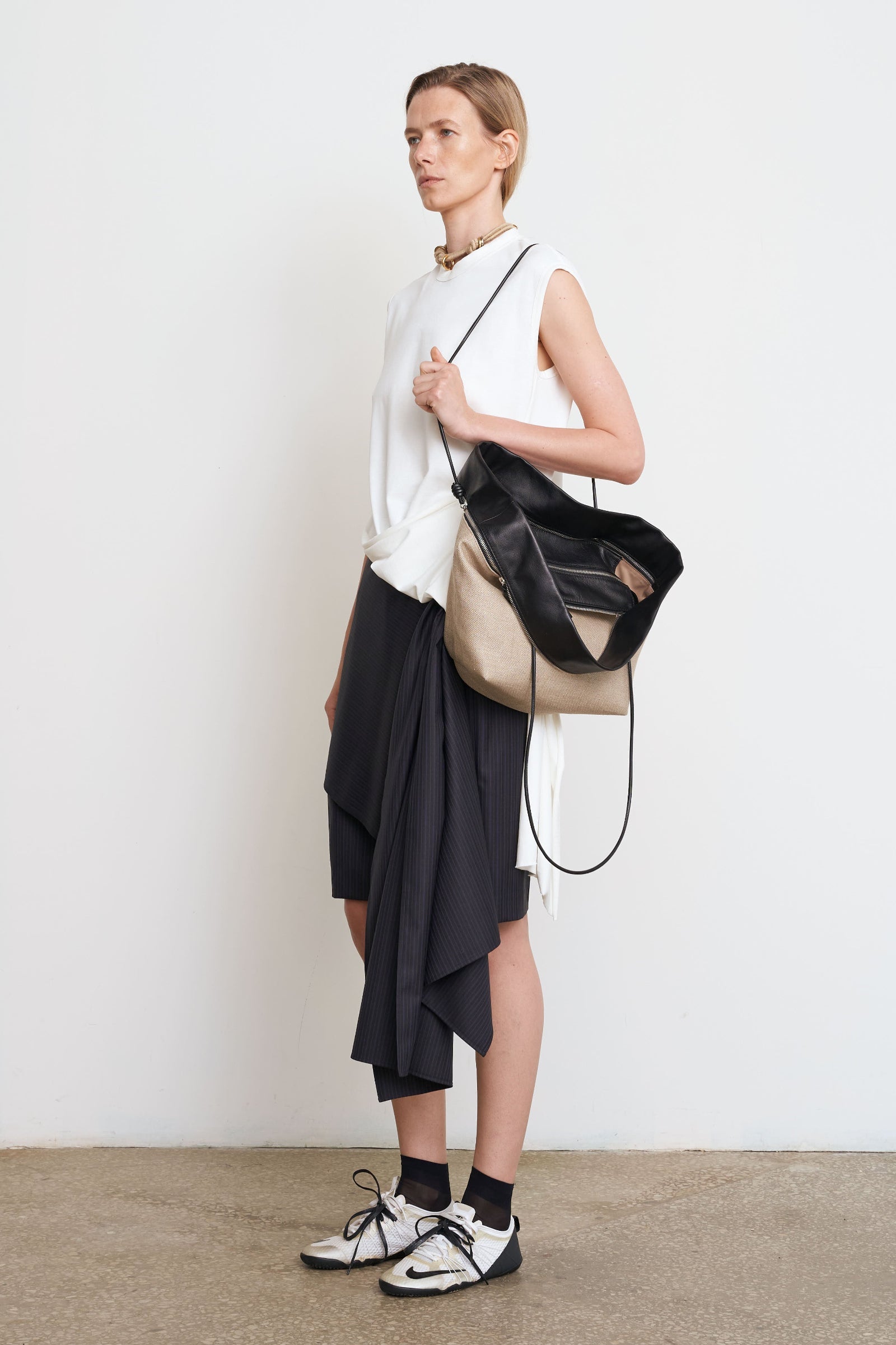 Вовняні шорти в тонку смужку з багатошаровою конструкцією