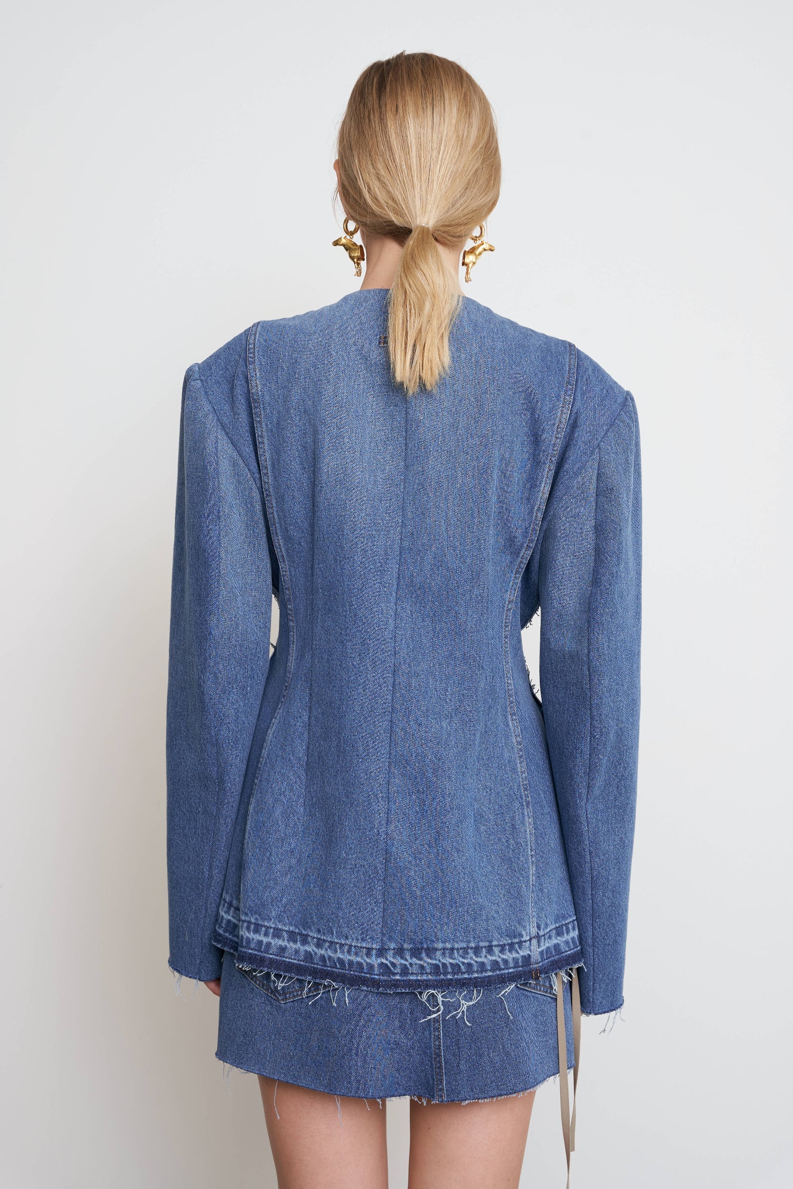 Джинсовий жакет з приталеним кроєм