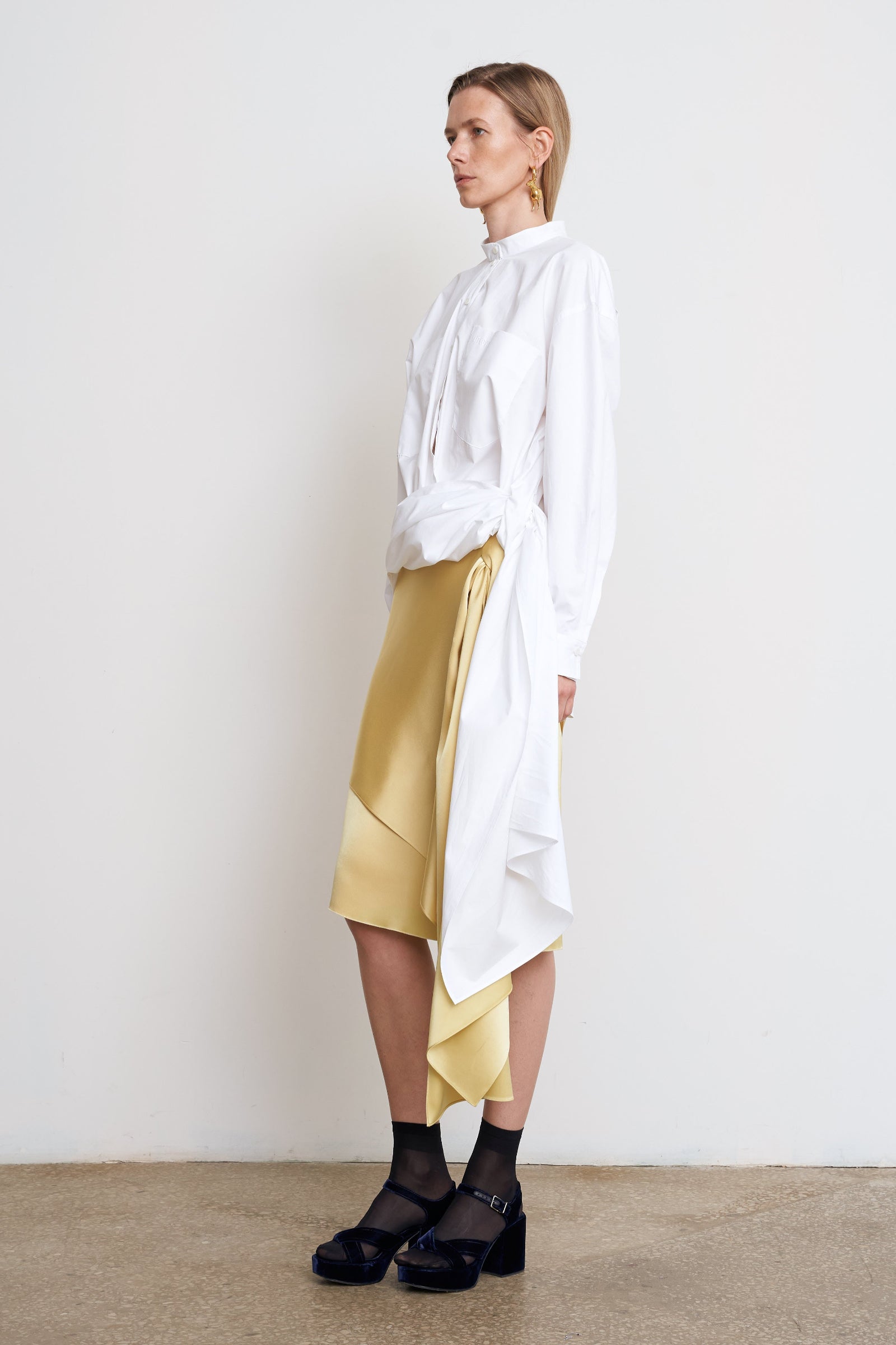 Блуза з бавовни з перекрученим поясом