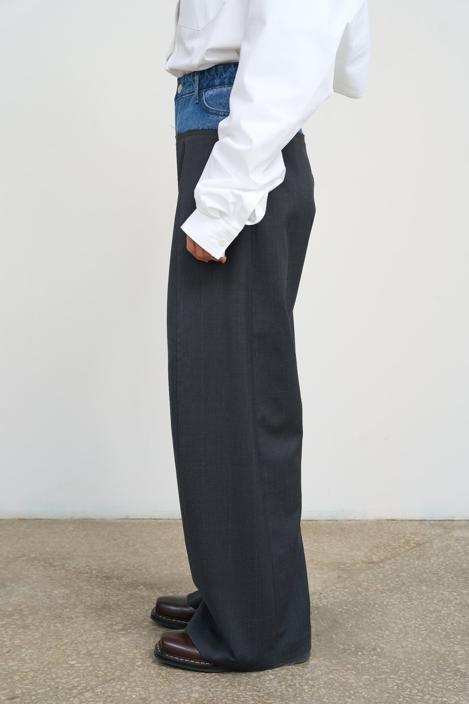 Широкі штани з денім-деталлю