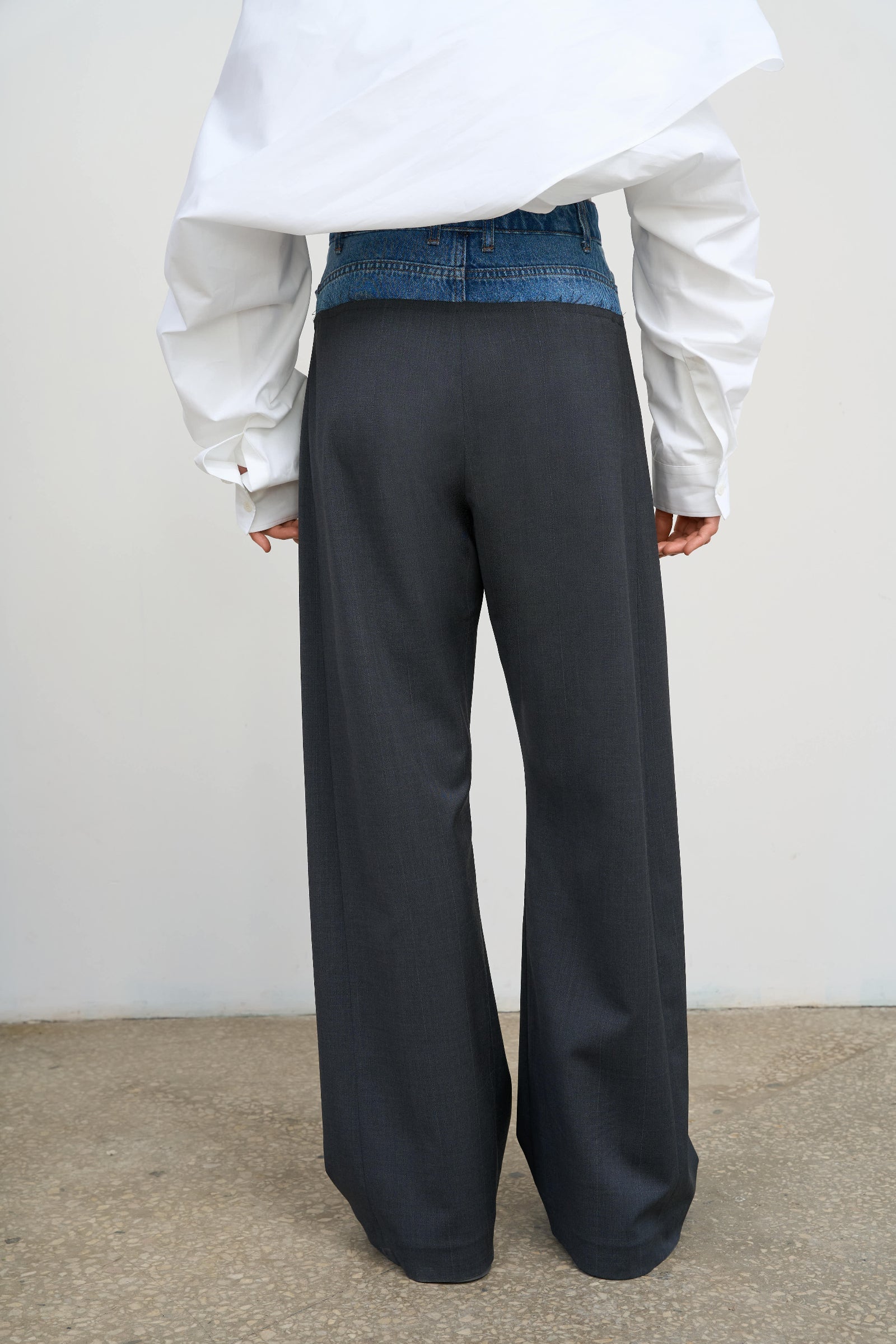 Широкі штани з денім-деталлю