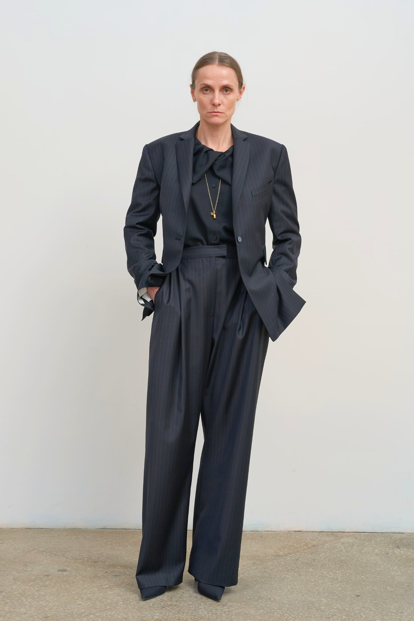 Широкі штани з вовняної суміші чорного кольору