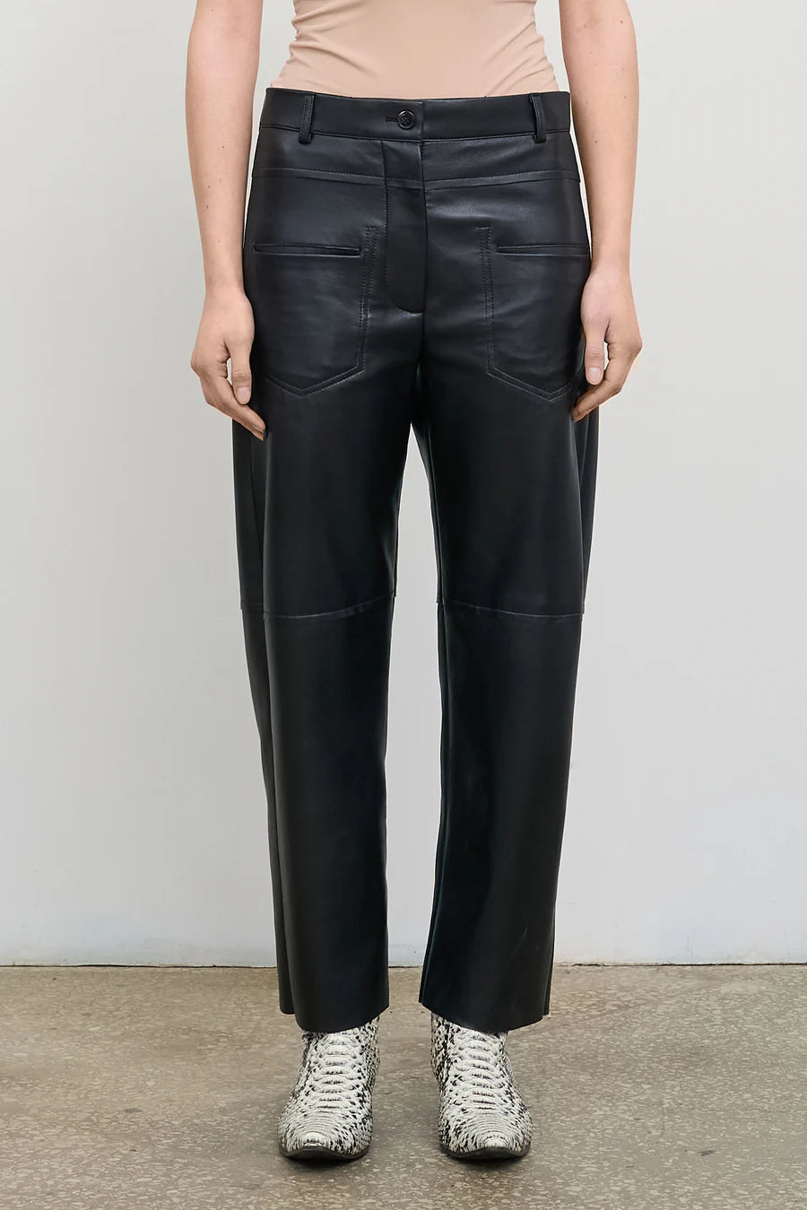 WIDE TAPERED LEG PANTS