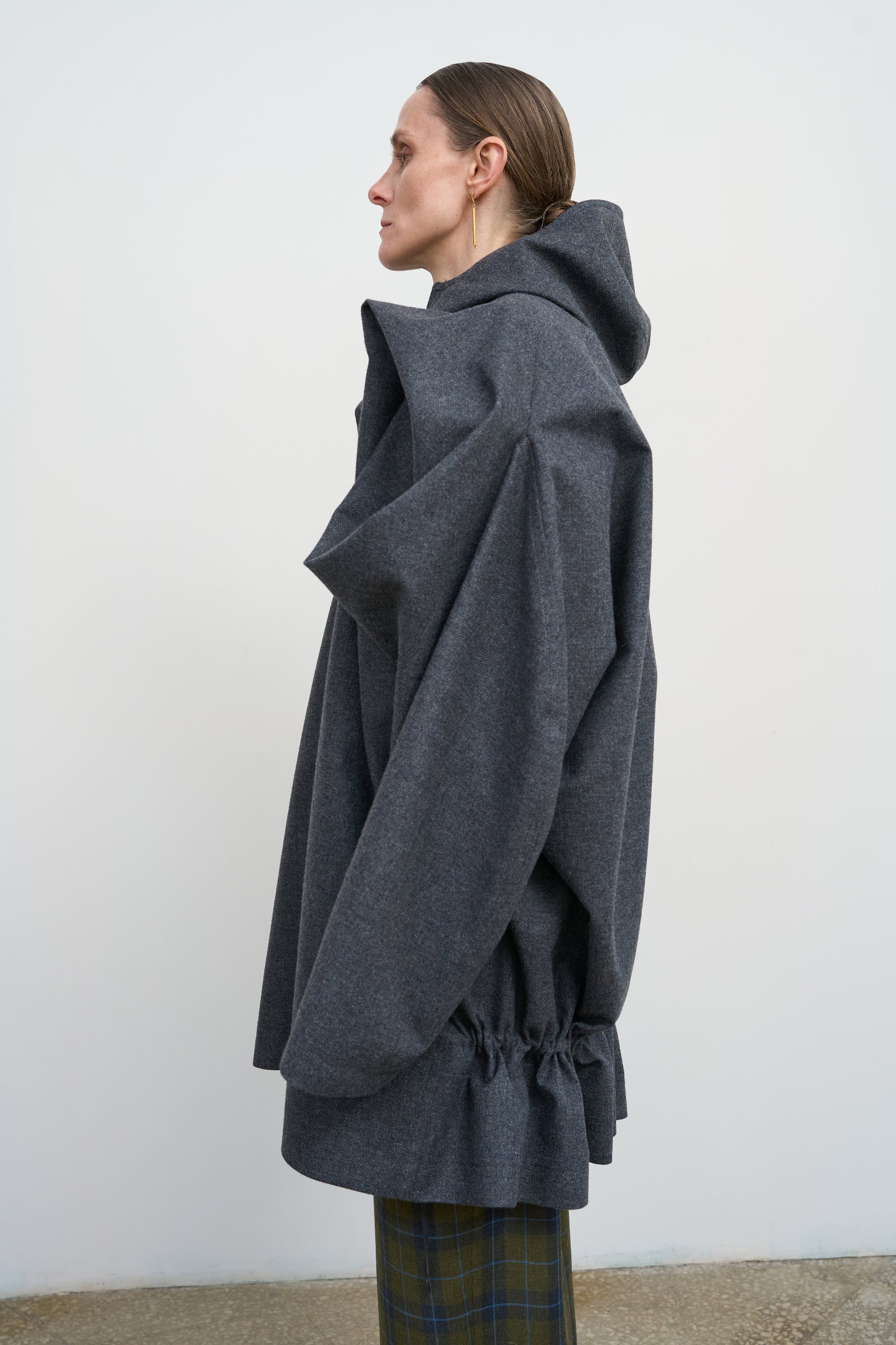 Сіра вовняна парка LITKOVSKA із квітковими акцентами на рукавах