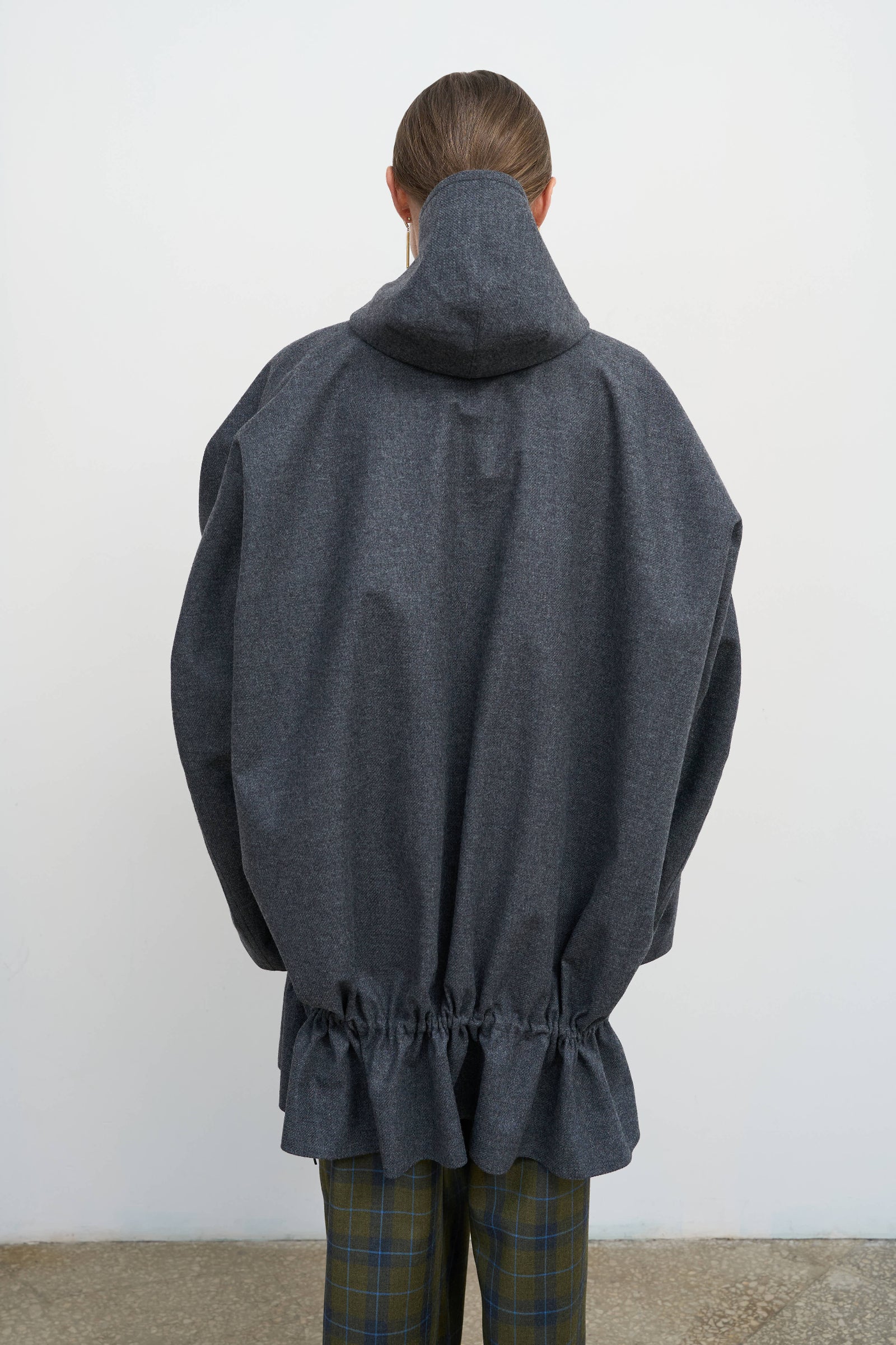 Сіра вовняна парка LITKOVSKA із квітковими акцентами на рукавах