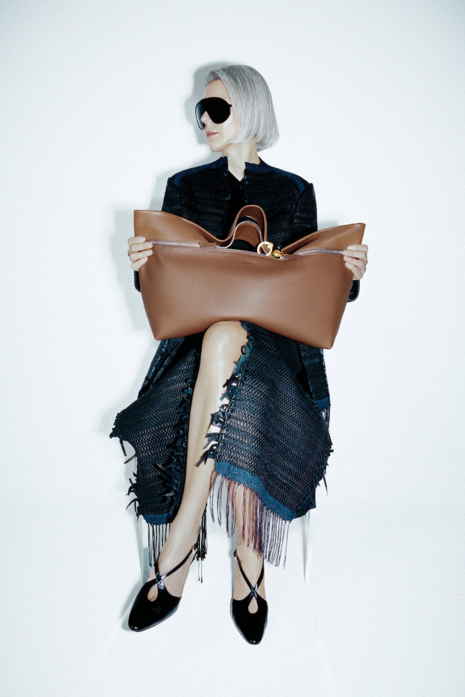 Коричнева сумка на блискавці