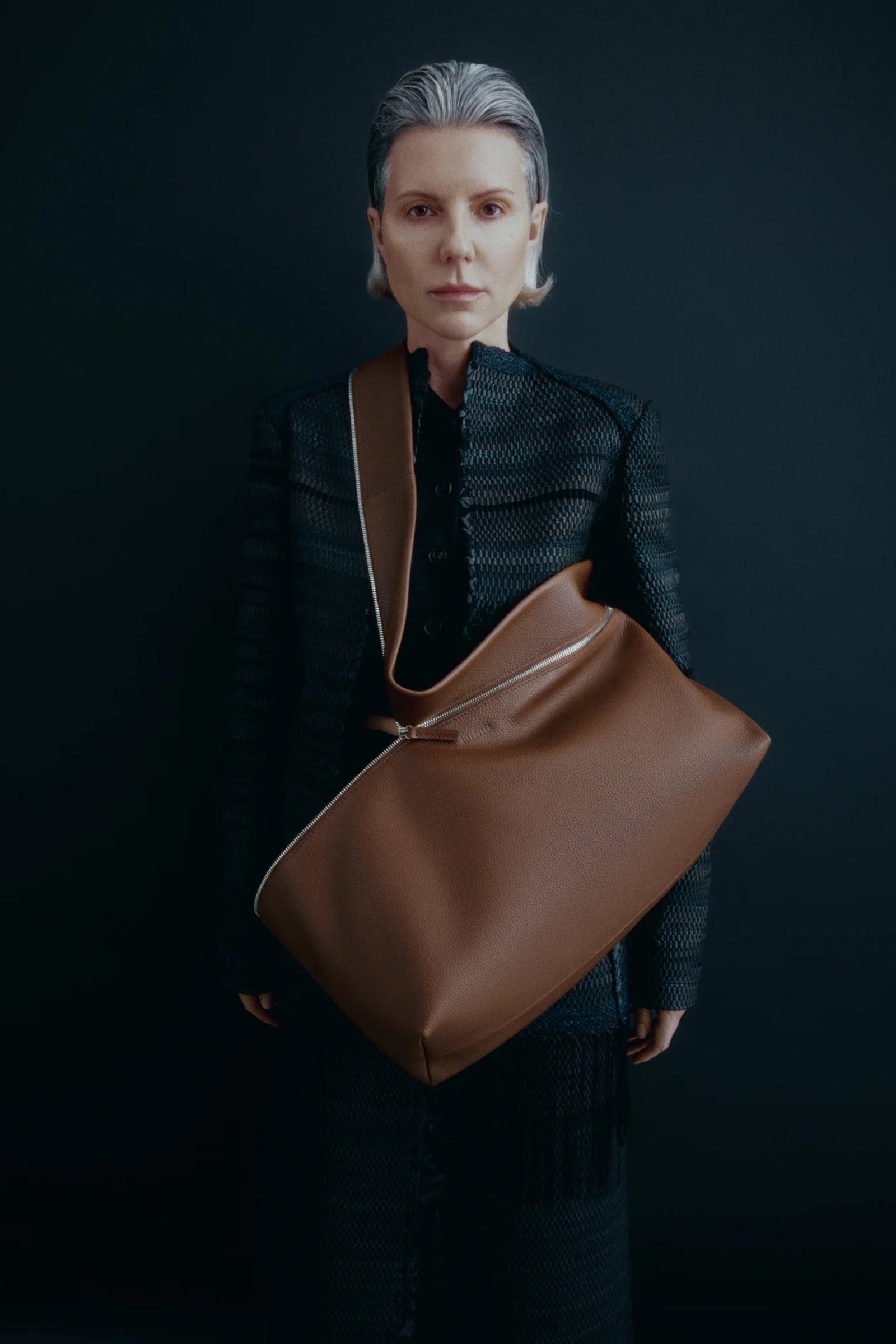 Коричнева сумка на блискавці